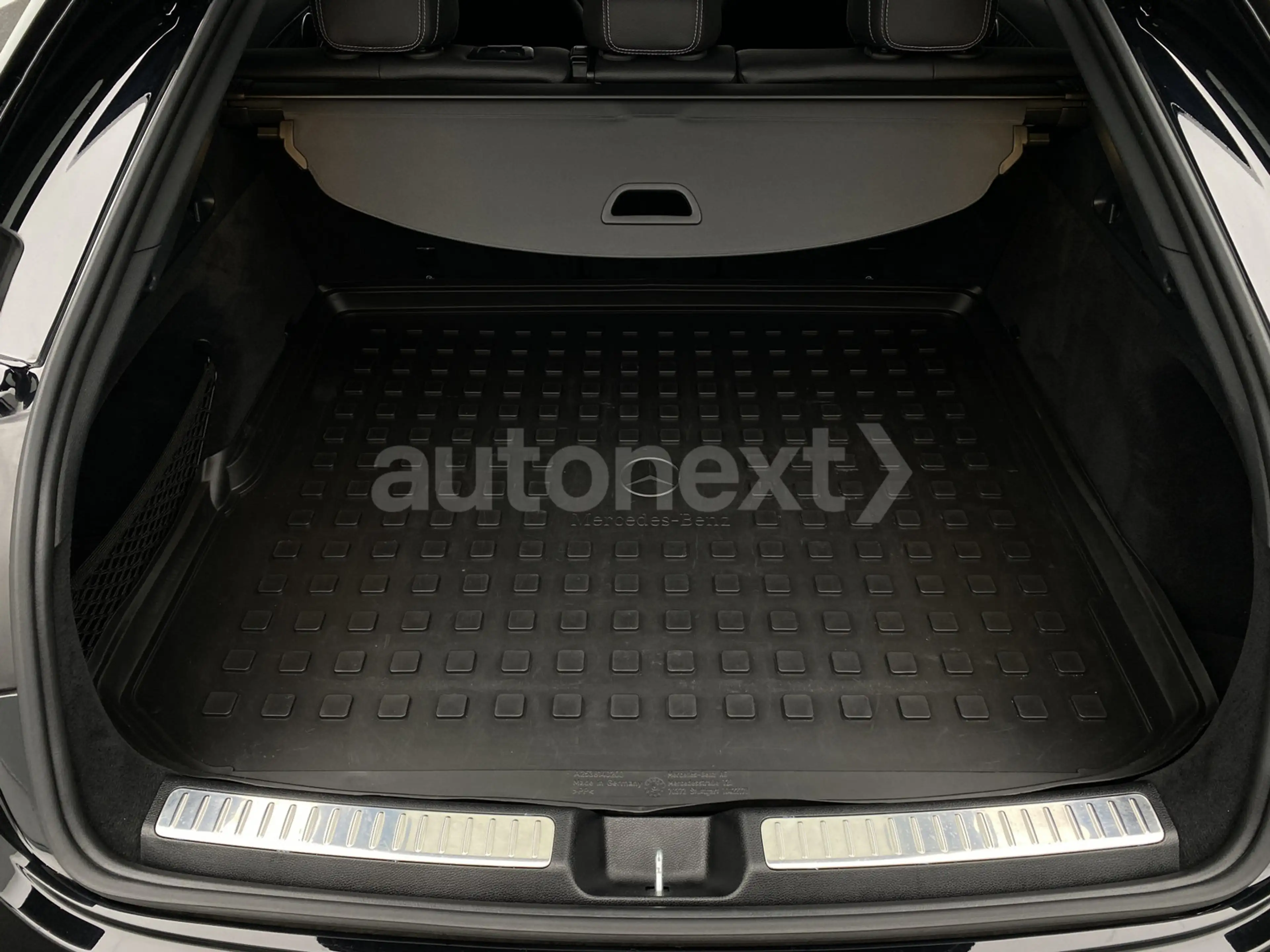 Mercedes-Benz GLC 200 Coupé *2x AMG Line+Night* Schiebedach+DISTR+AHK — photo 38