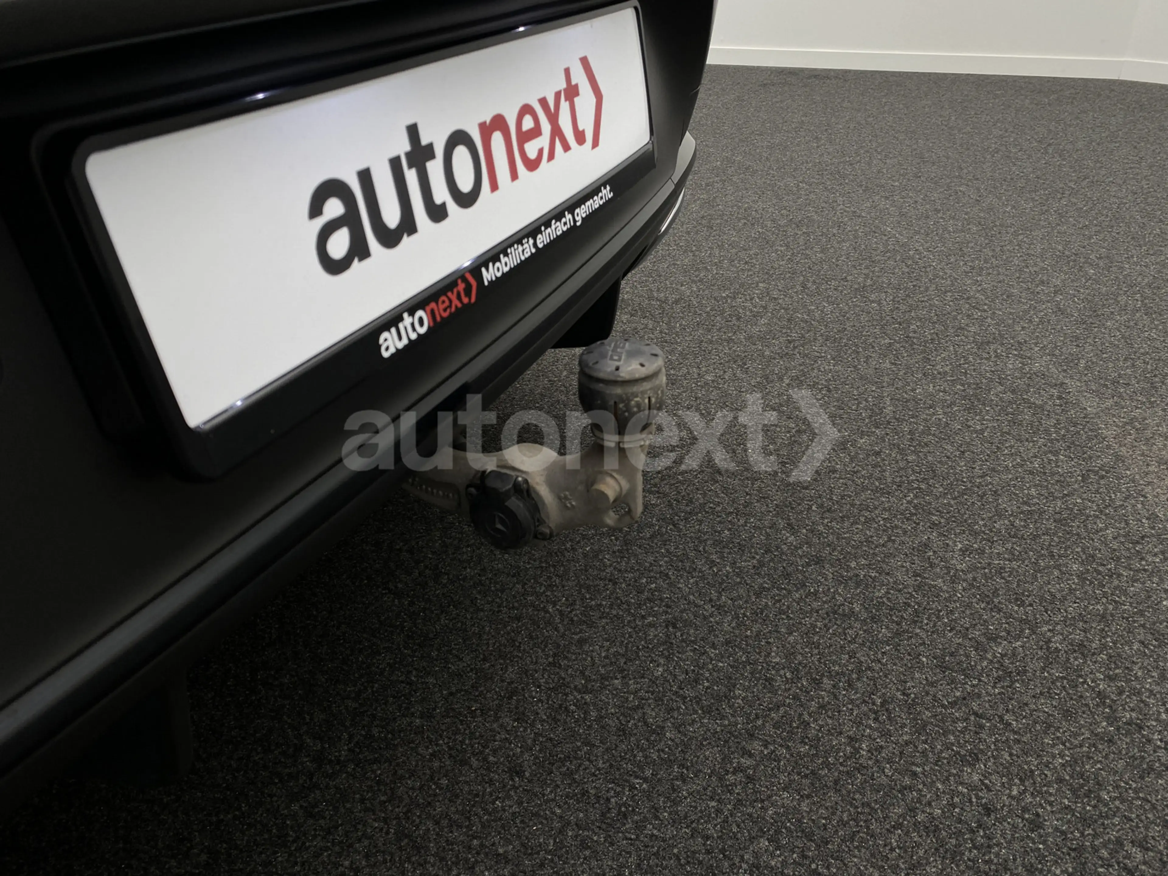 Mercedes-Benz GLC 200 Coupé *2x AMG Line+Night* Schiebedach+DISTR+AHK — photo 36