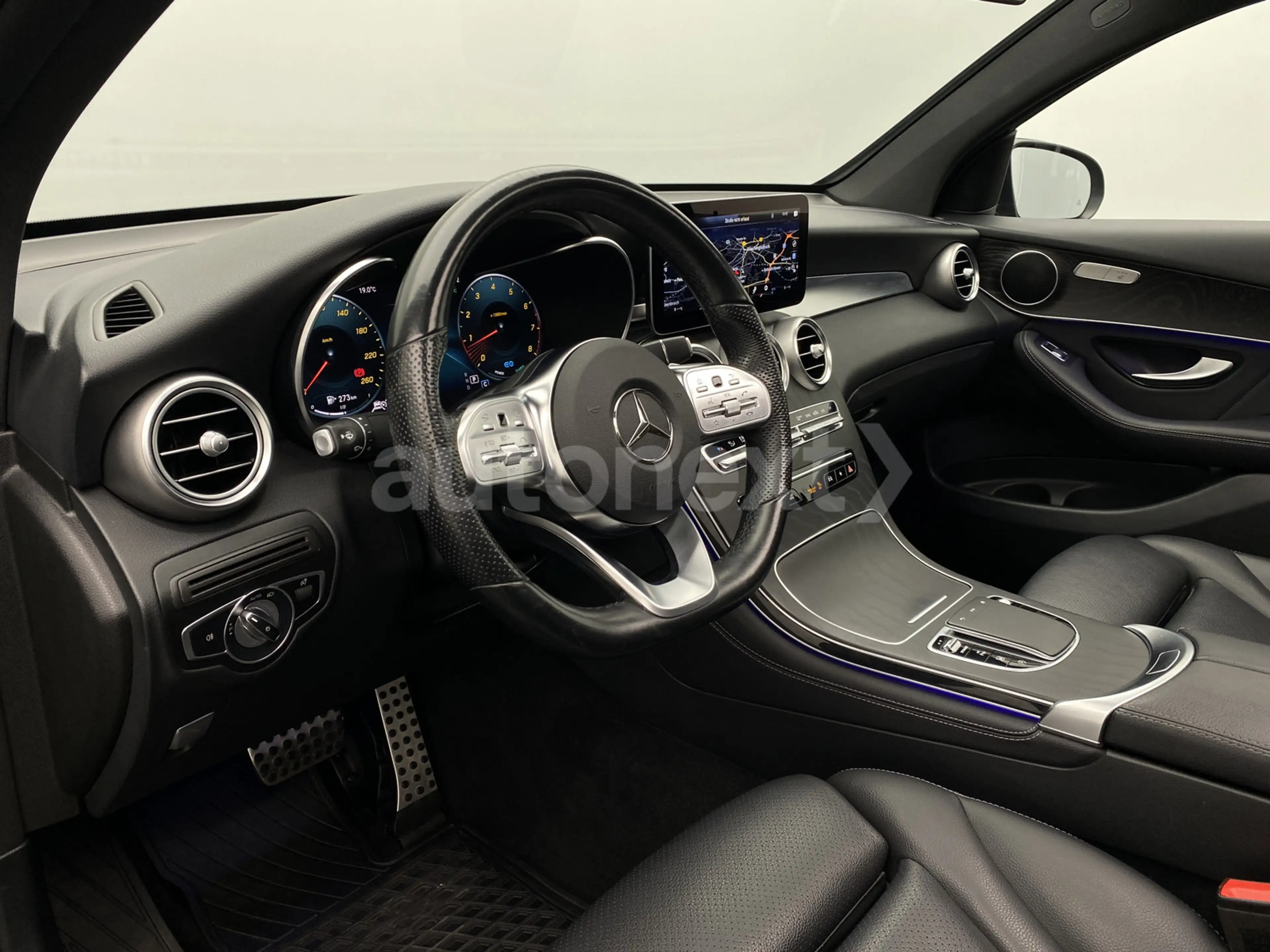 Mercedes-Benz GLC 200 Coupé *2x AMG Line+Night* Schiebedach+DISTR+AHK — photo 18