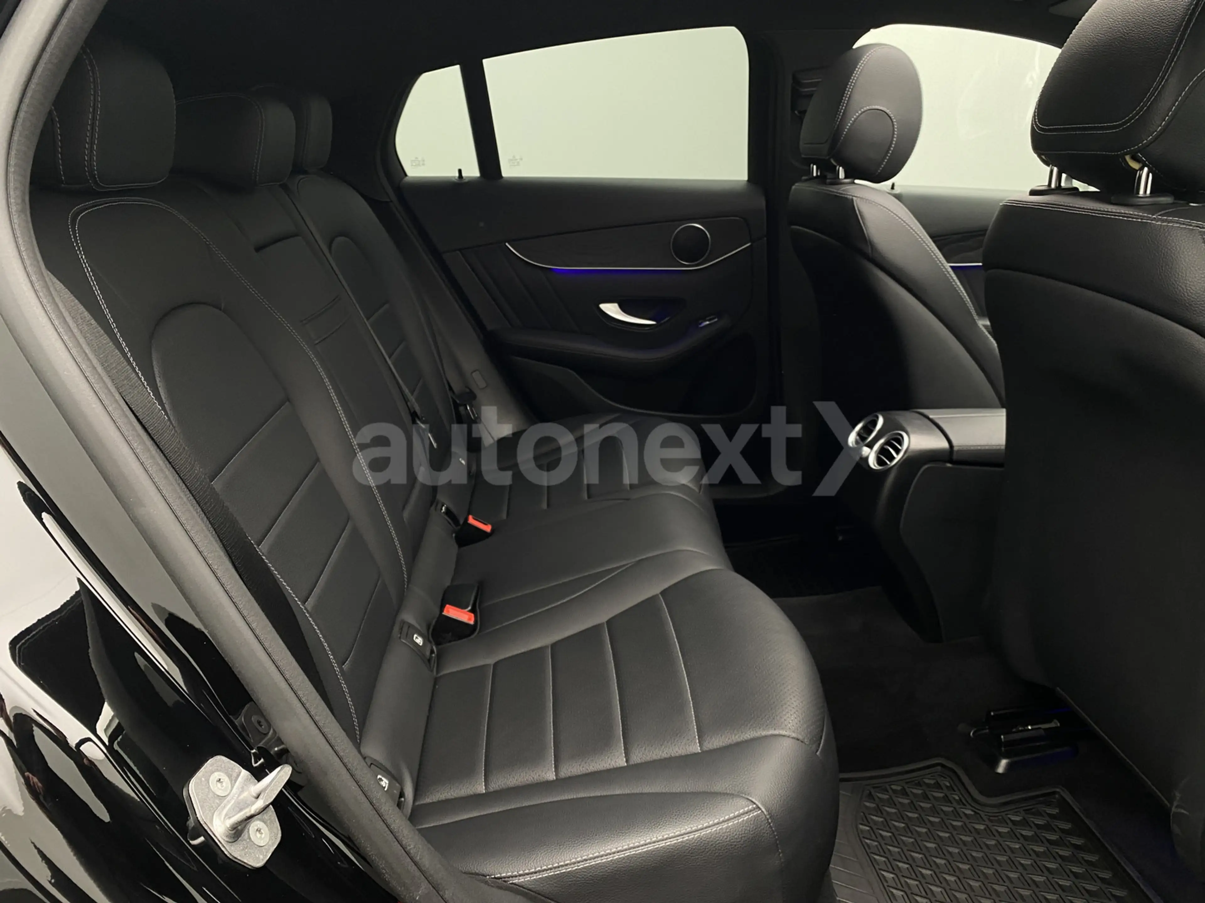 Mercedes-Benz GLC 200 Coupé *2x AMG Line+Night* Schiebedach+DISTR+AHK — photo 14