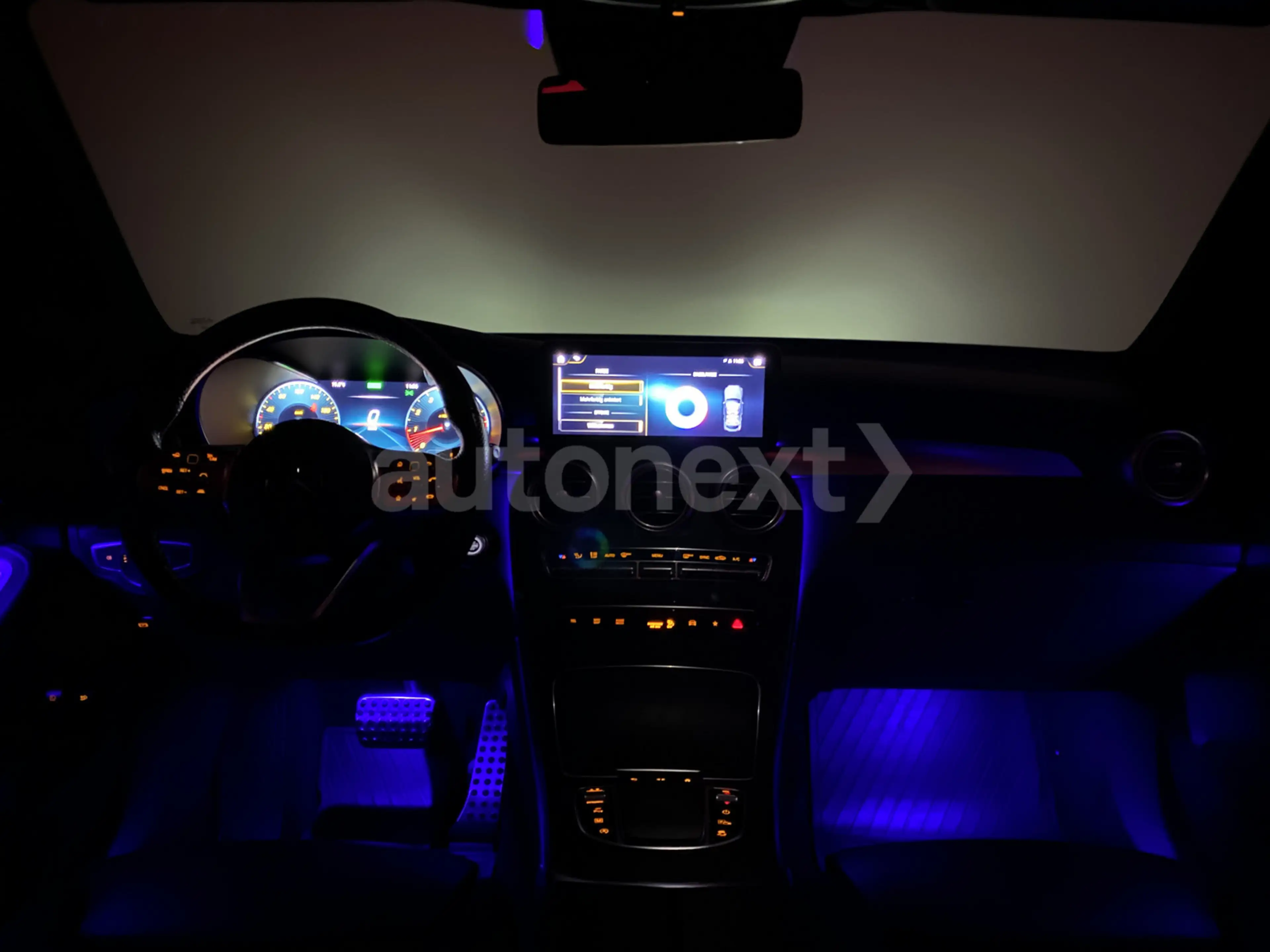 Mercedes-Benz GLC 200 Coupé *2x AMG Line+Night* Schiebedach+DISTR+AHK — photo 24