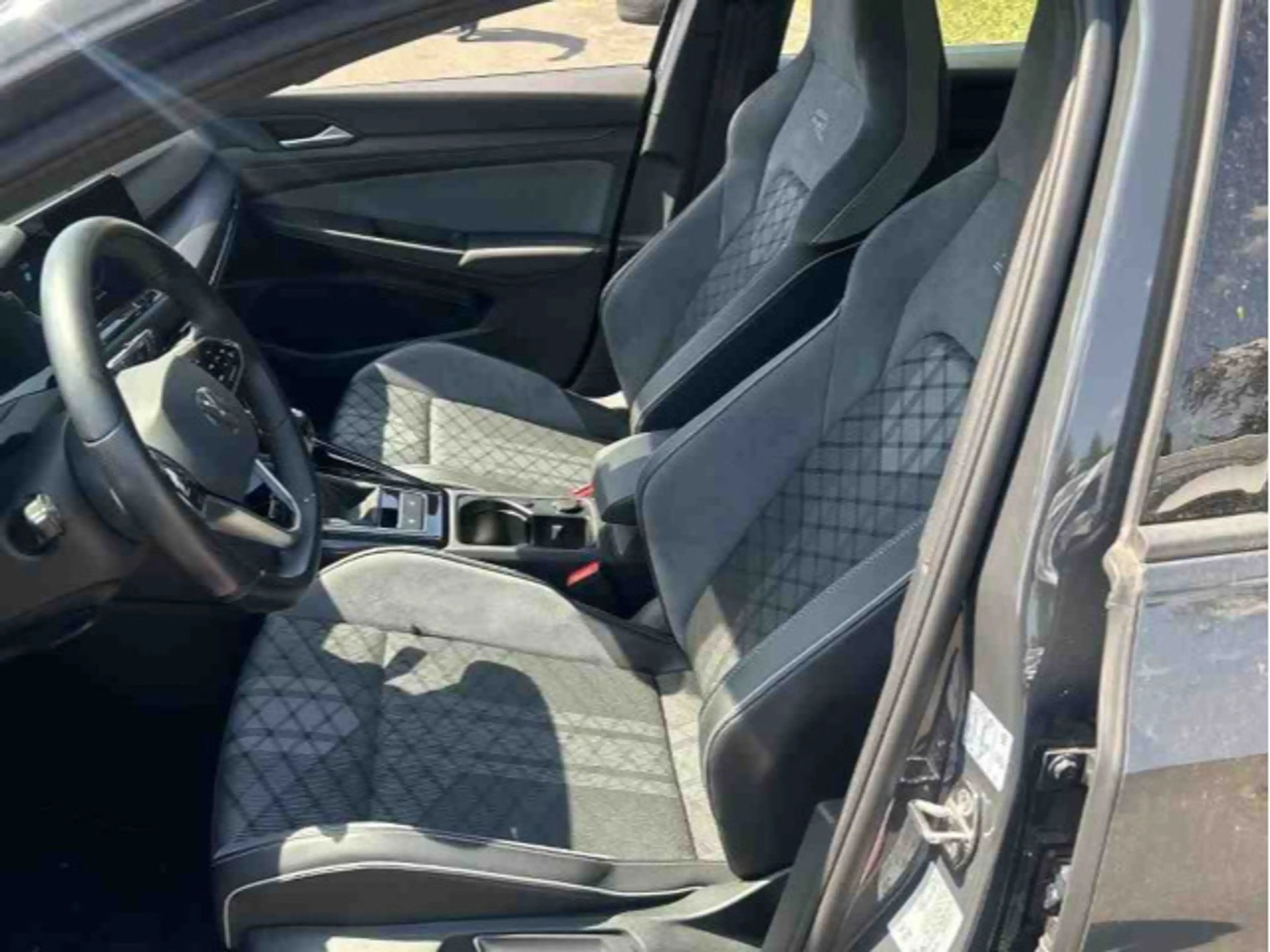 Volkswagen Golf R-Line 1.5 TSI LED Navi ACC PDC SHZ — photo 7