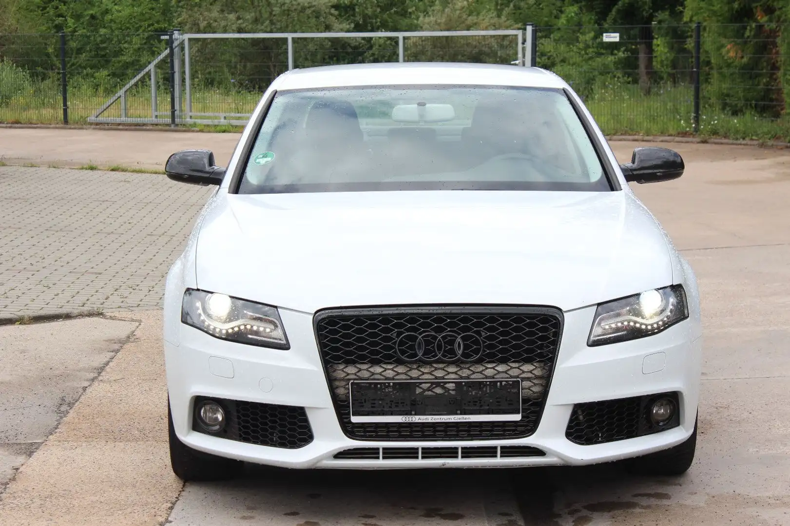 Audi A4 Lim. Attraction Blanc - 2