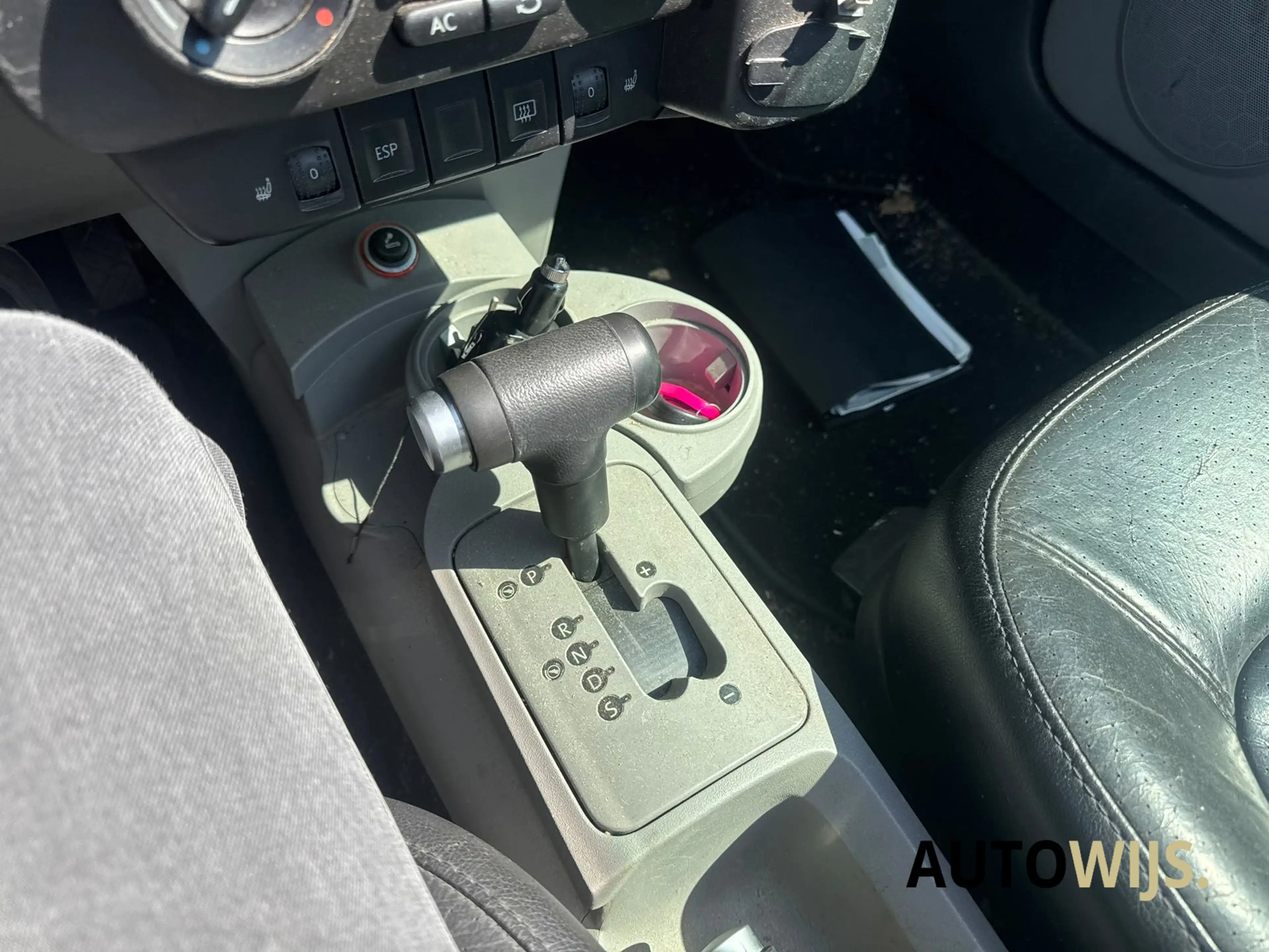 Volkswagen New Beetle Cabriolet 2.0 Highline|AUT|LEDER|INRUIL KOOPJE — photo 7