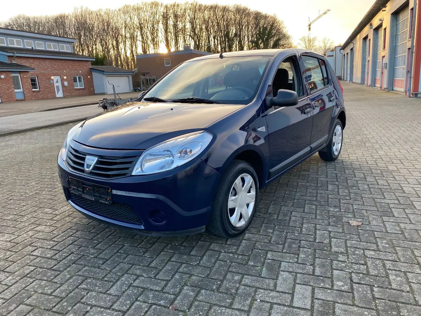 Dacia Sandero Ambiance 127Tkm Tüv Neu 2.Hand Blau - 1