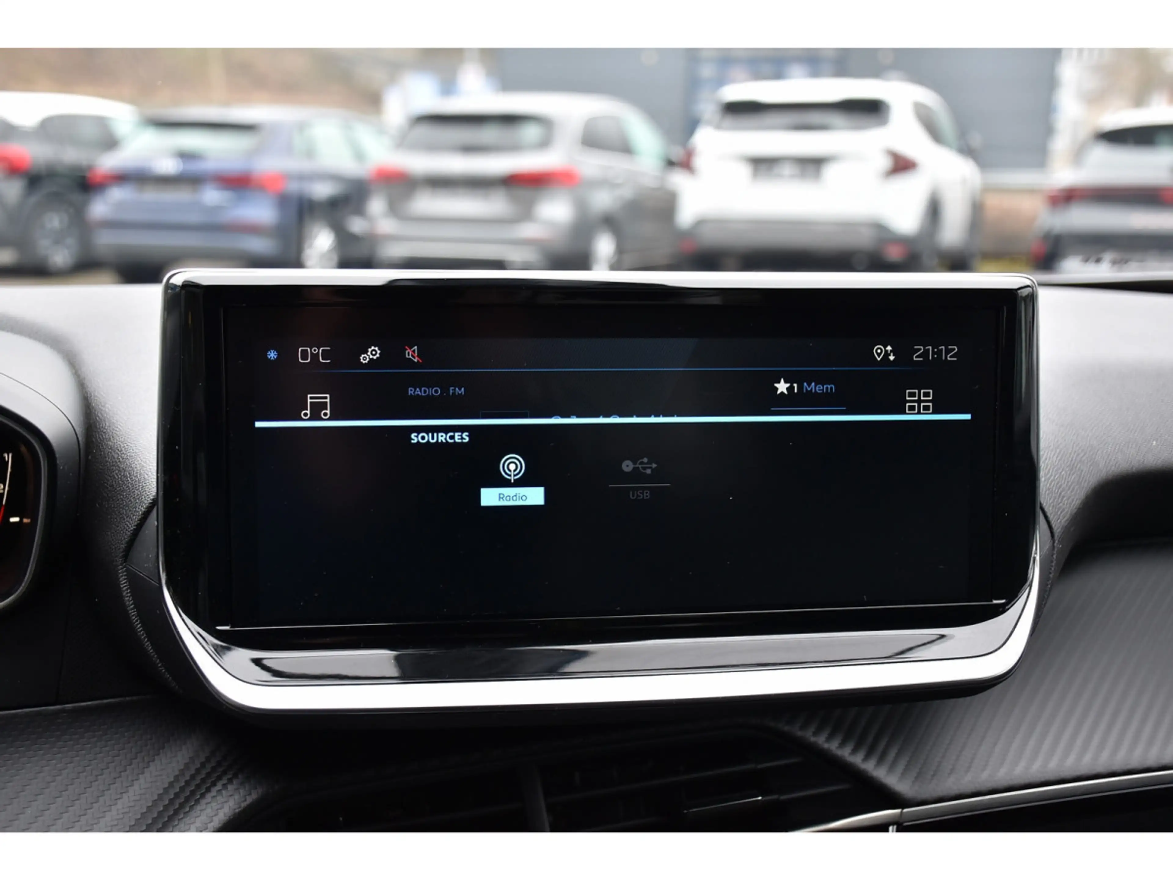 Peugeot 2008 1.2 Style REGUL SMARTPHONE LANE PDC 1° M. — photo 11