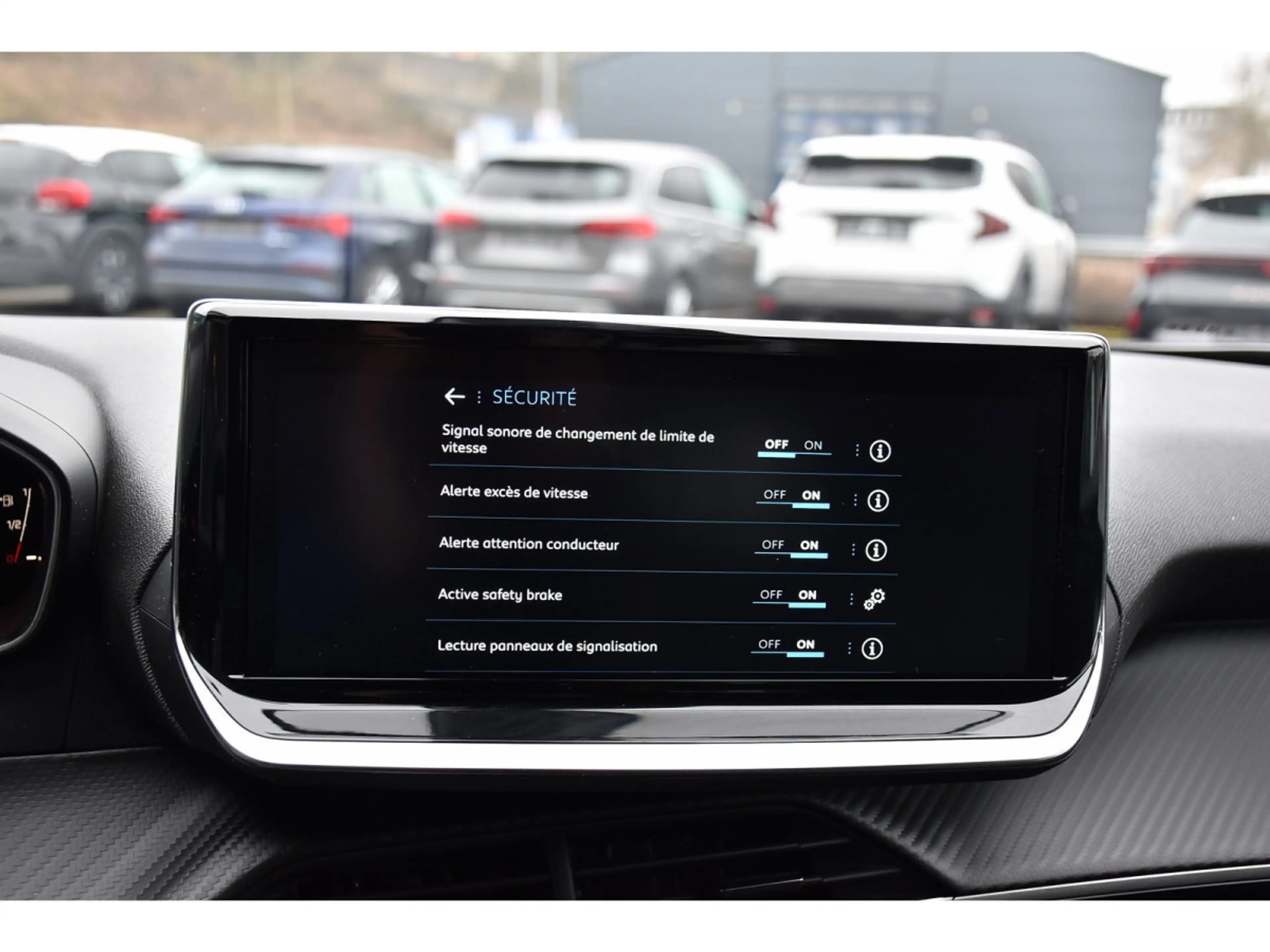 Peugeot 2008 1.2 Style REGUL SMARTPHONE LANE PDC 1° M. — photo 13