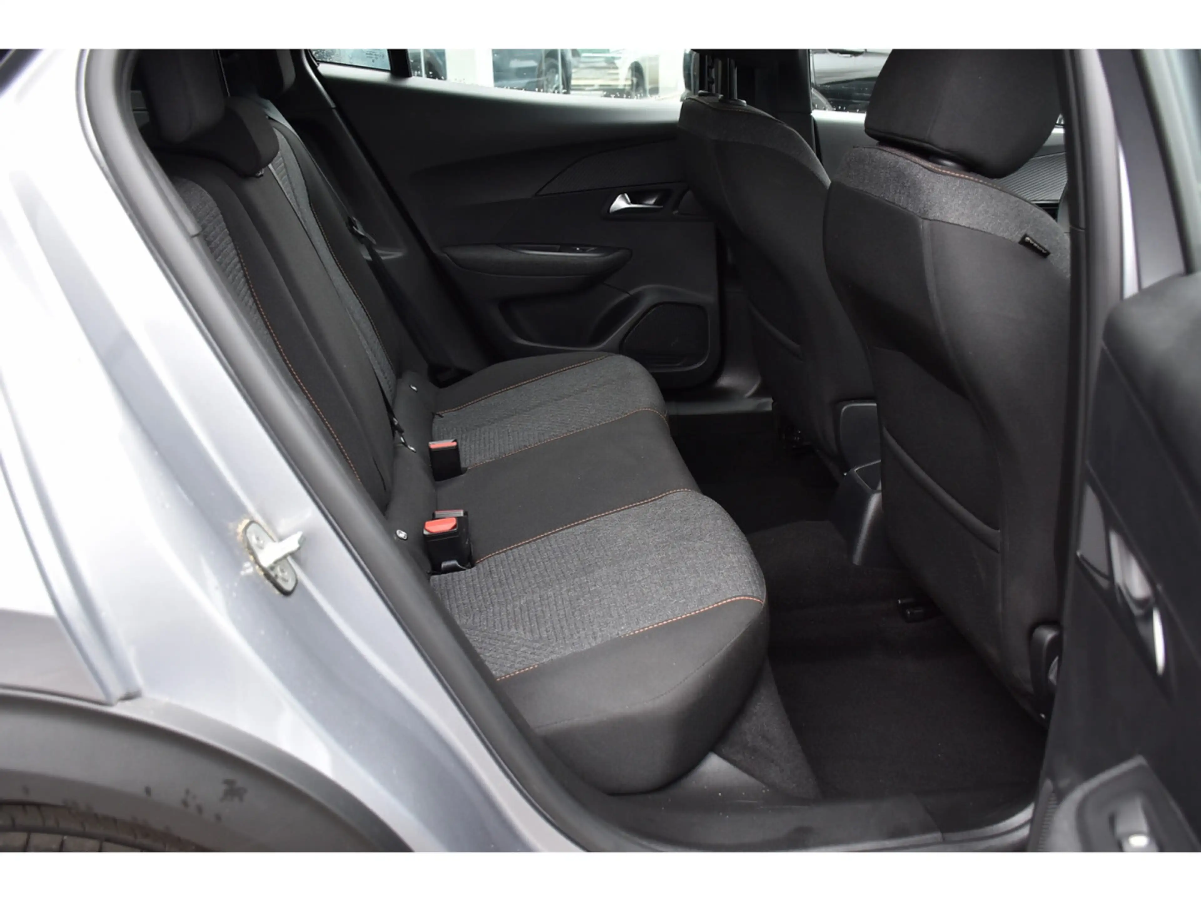 Peugeot 2008 1.2 Style REGUL SMARTPHONE LANE PDC 1° M. — photo 8