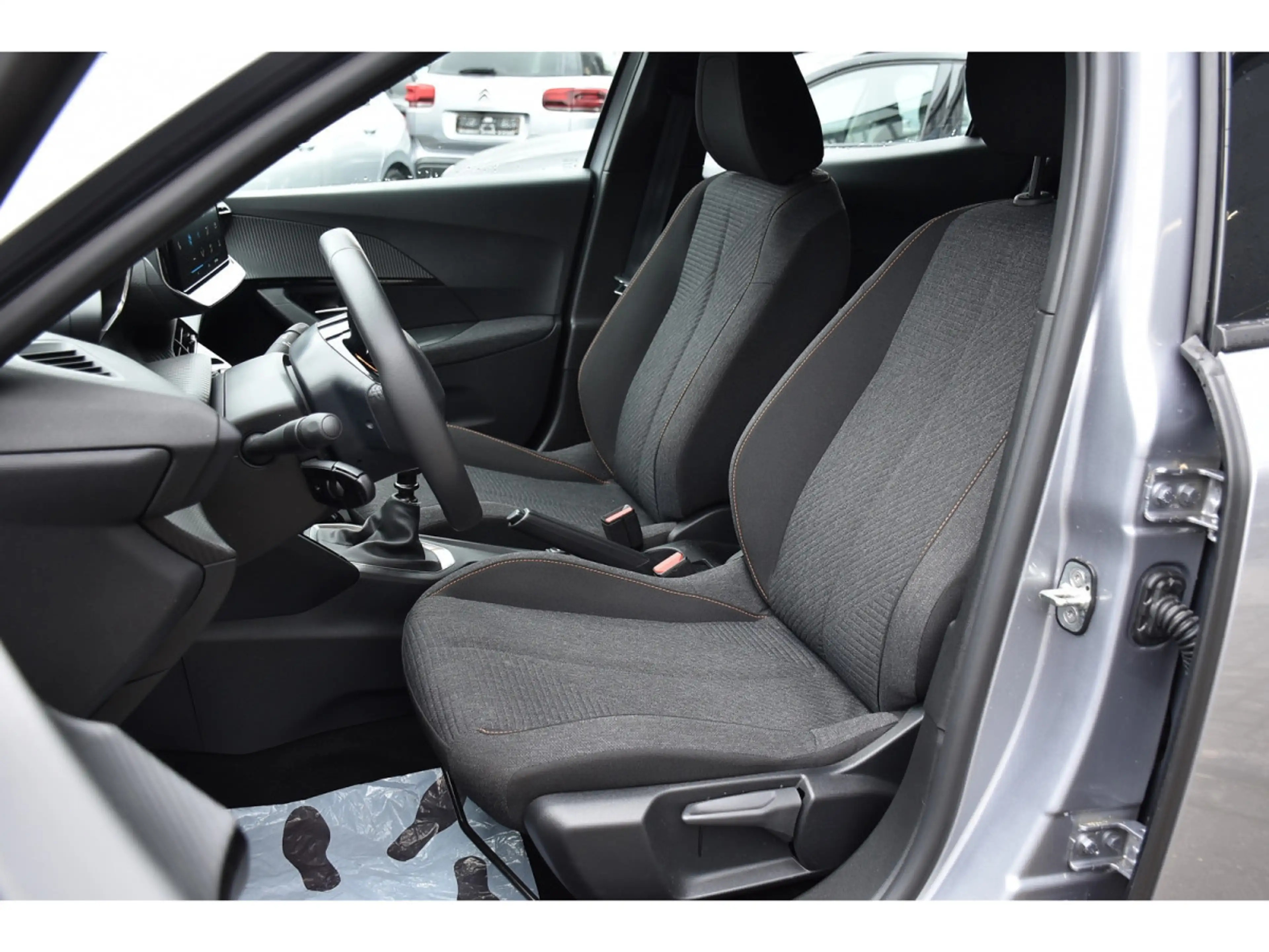 Peugeot 2008 1.2 Style REGUL SMARTPHONE LANE PDC 1° M. — photo 6