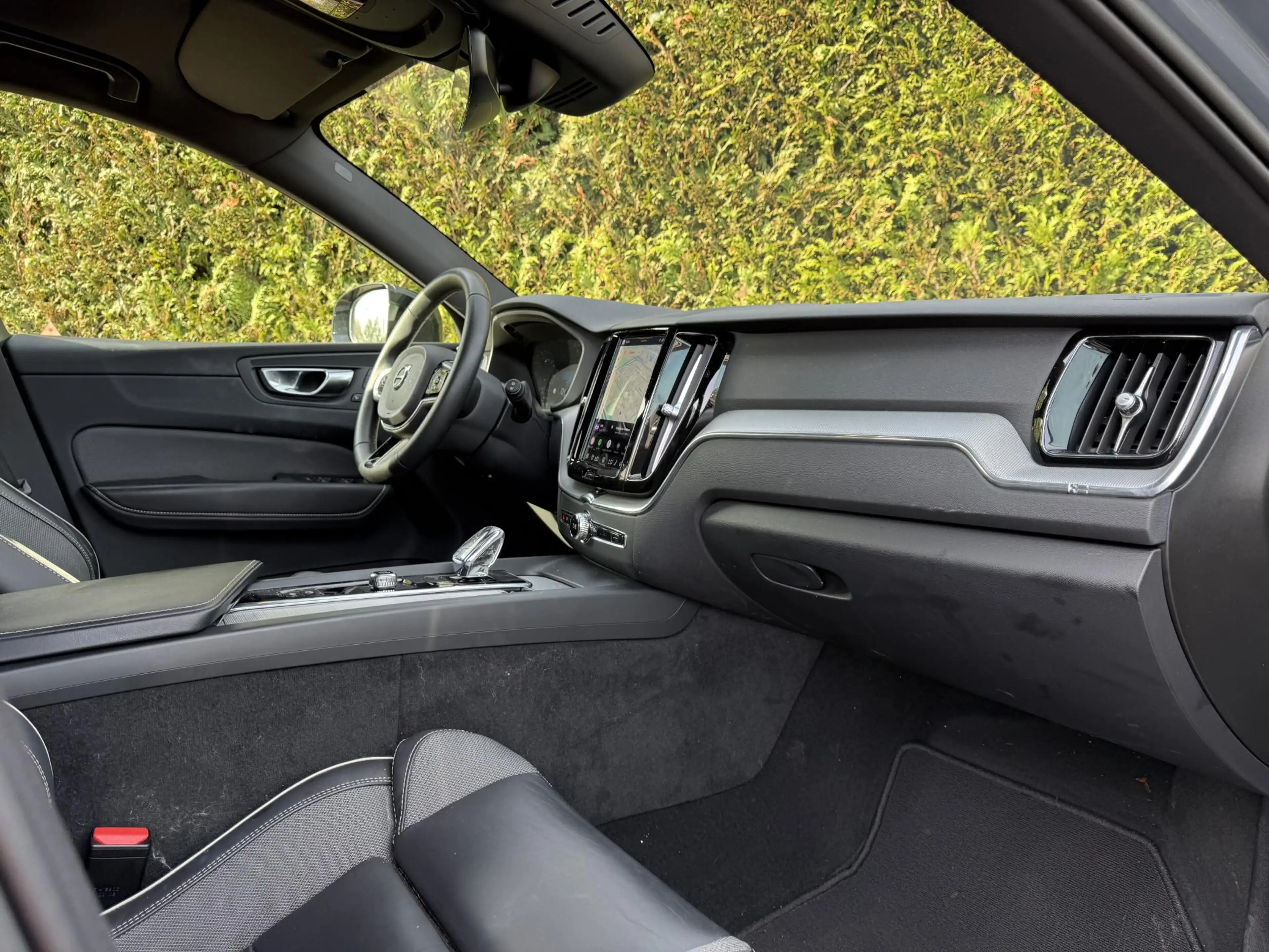 Volvo XC60 B5 Plus Dark — photo 11