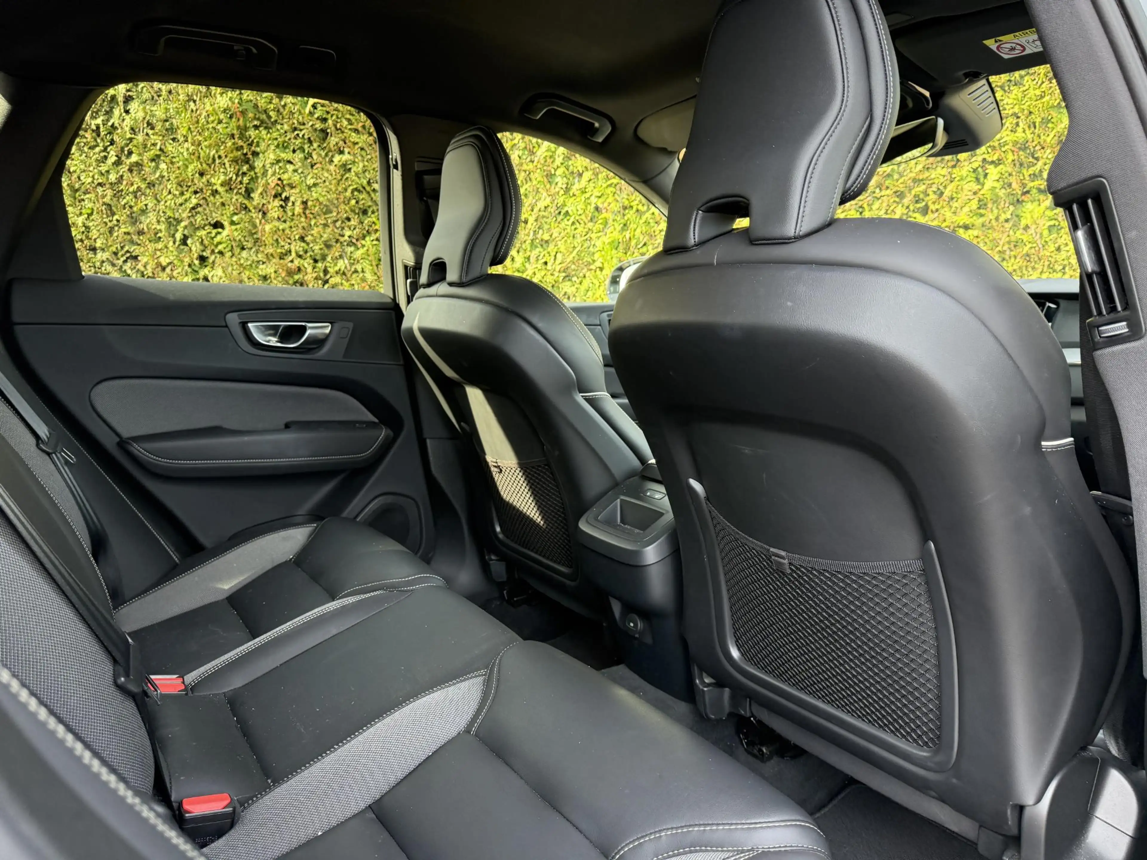 Volvo XC60 B5 Plus Dark — photo 9