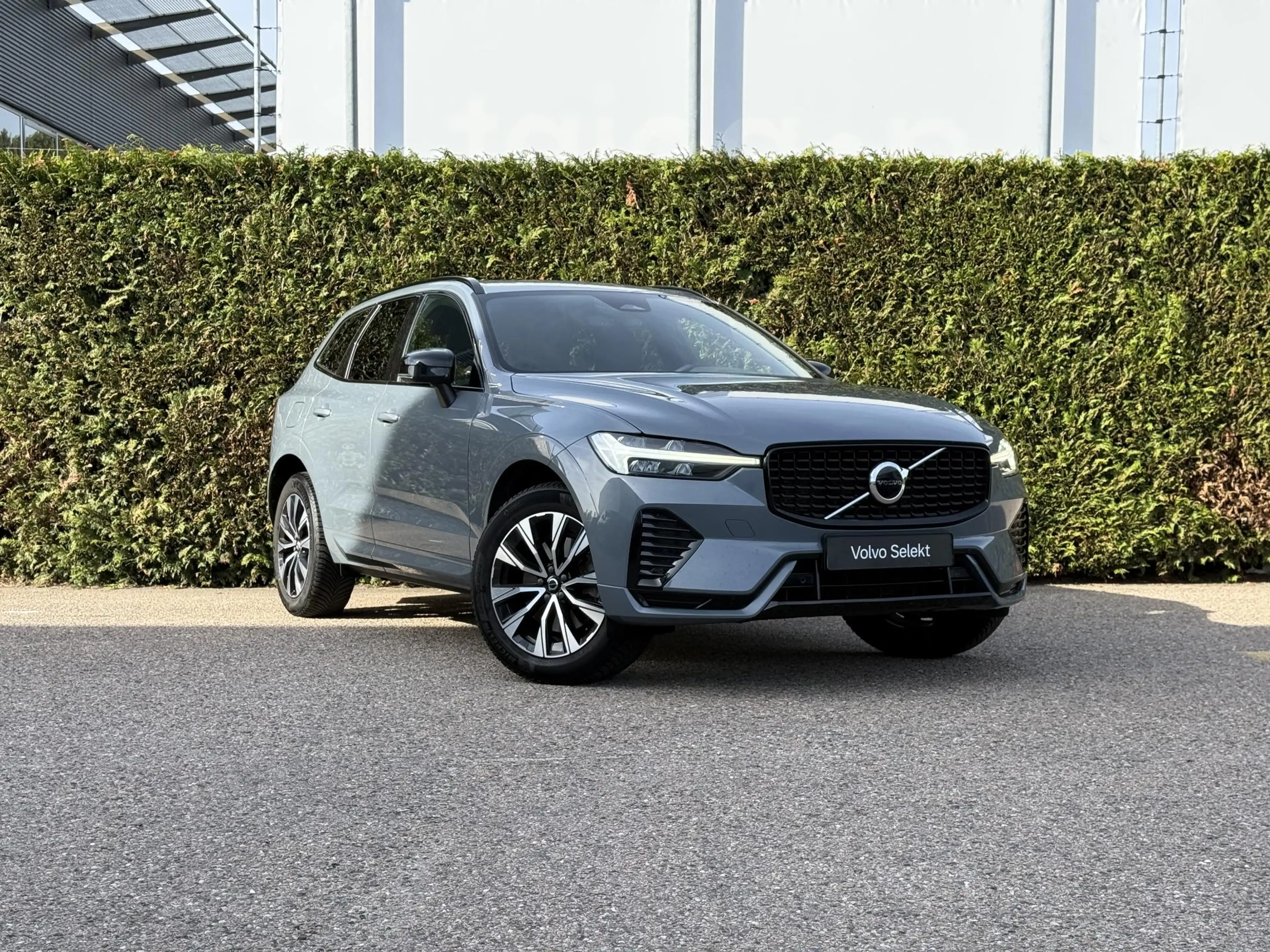 Volvo XC60 B5 Plus Dark — photo 4