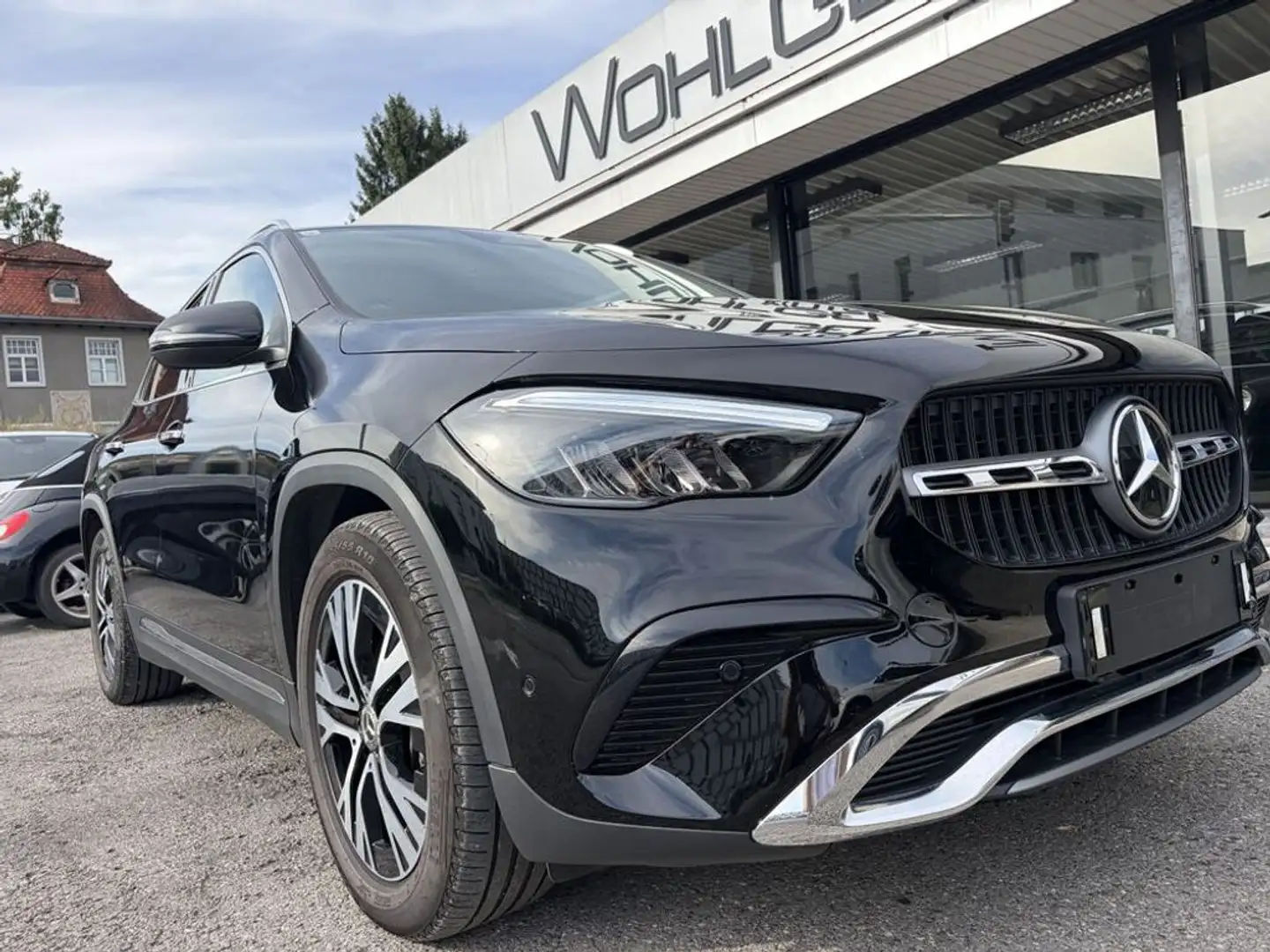 Mercedes-Benz GLA 200 d 4Matic (247.713) Schwarz - 2