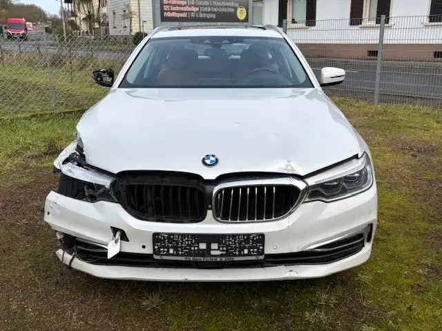 BMW 530 530d Touring Aut. Luxury Line Unfall