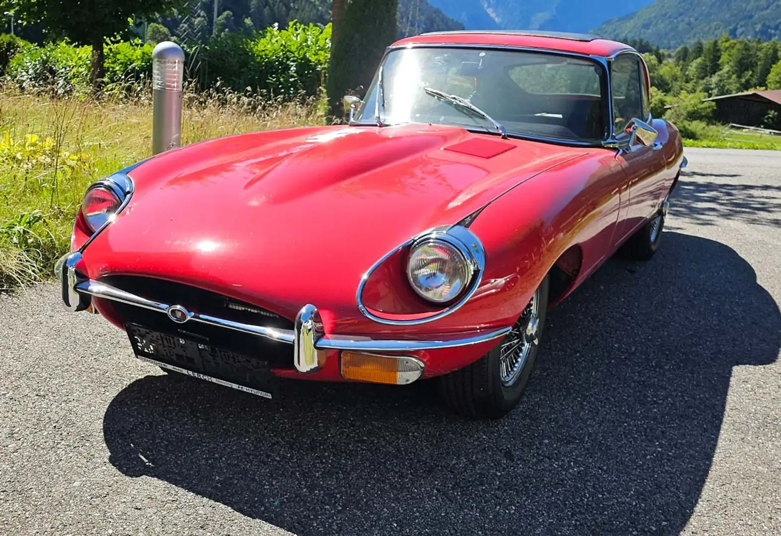 Jaguar E-Type 4,2 Coupe 2+2 USA / Serie II Rot - 1