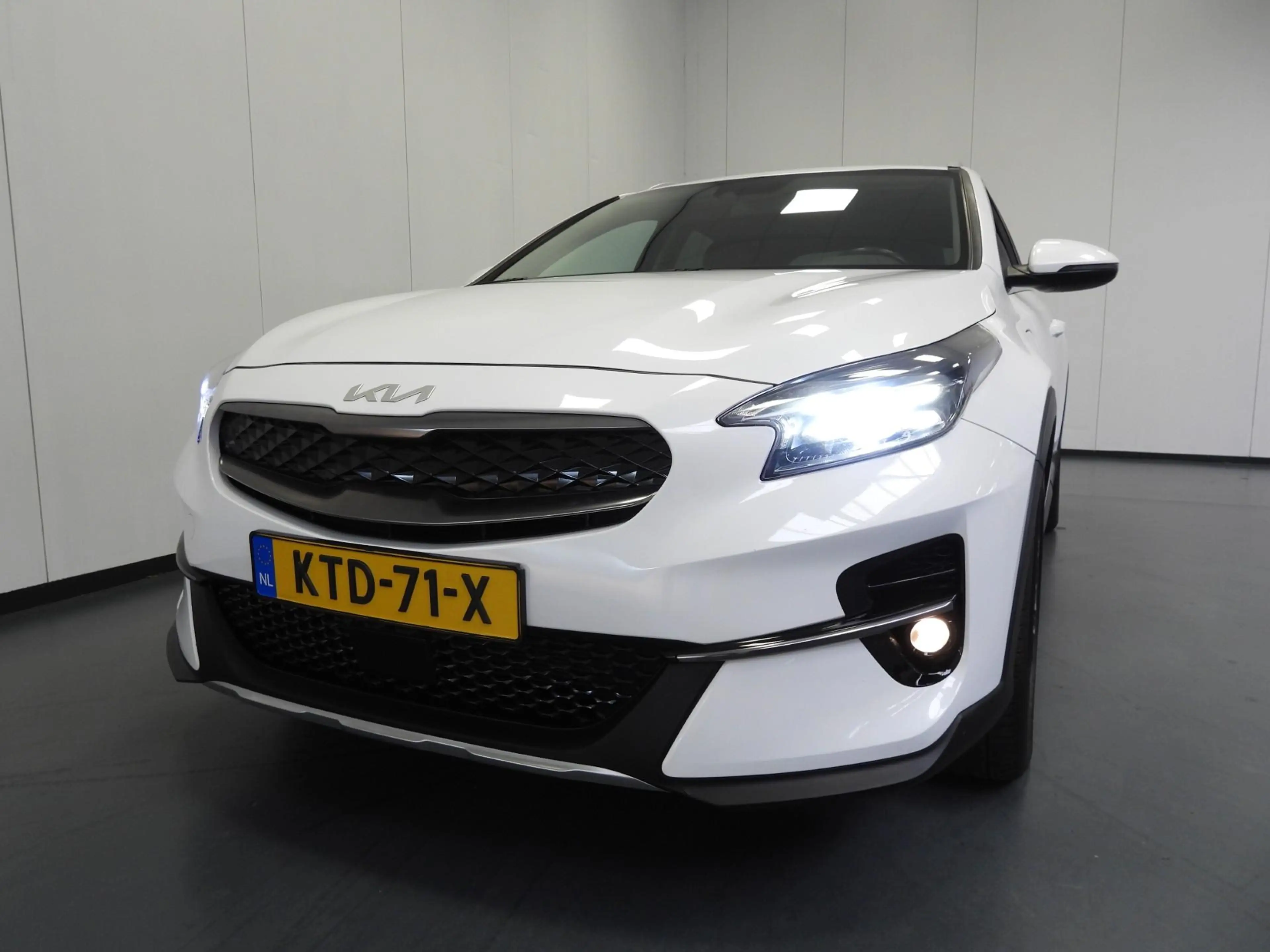 Kia XCeed 1.6 GDi PHEV Plug-In DynamicLine NAVI/CAMERA/LED/1 — photo 40