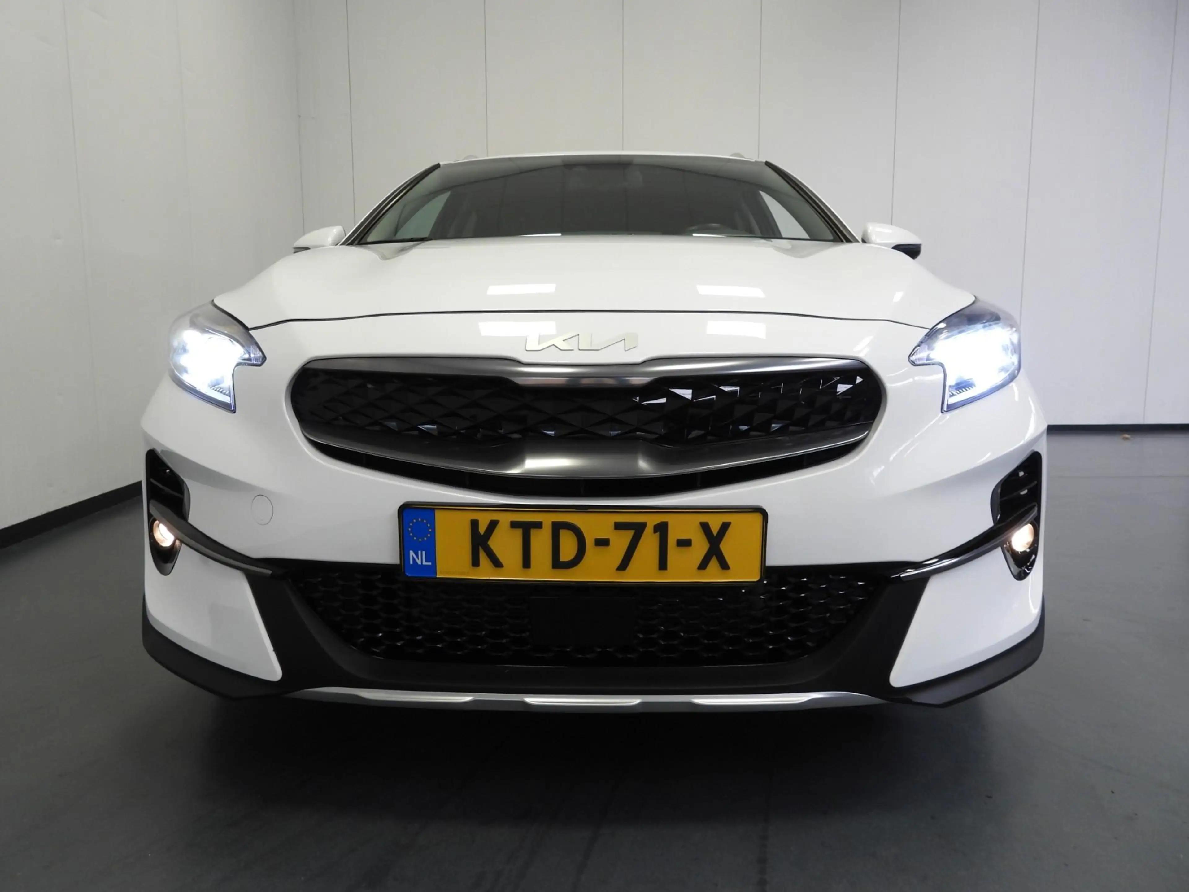 Kia XCeed 1.6 GDi PHEV Plug-In DynamicLine NAVI/CAMERA/LED/1 — photo 41