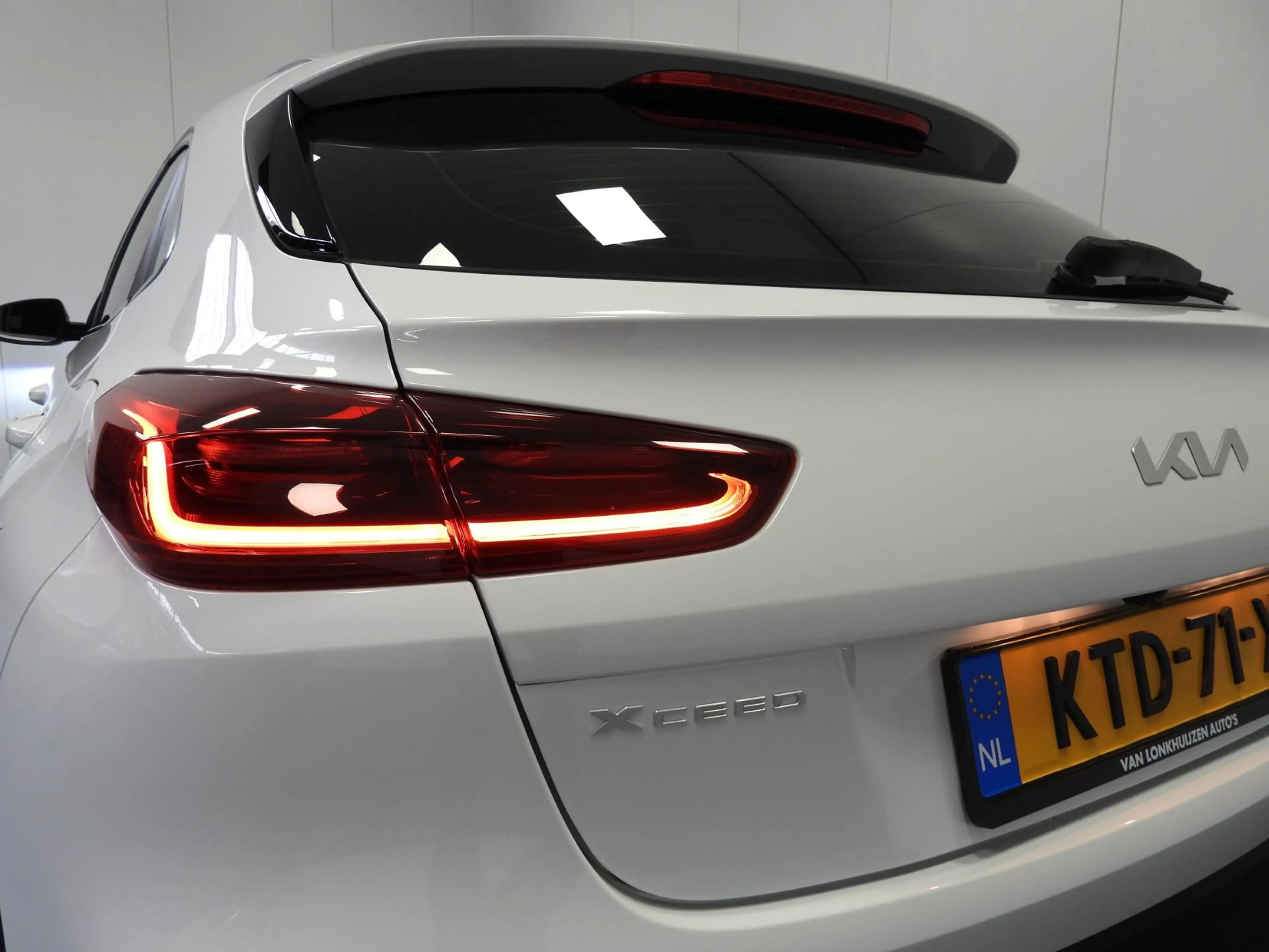 Kia XCeed 1.6 GDi PHEV Plug-In DynamicLine NAVI/CAMERA/LED/1 — photo 34