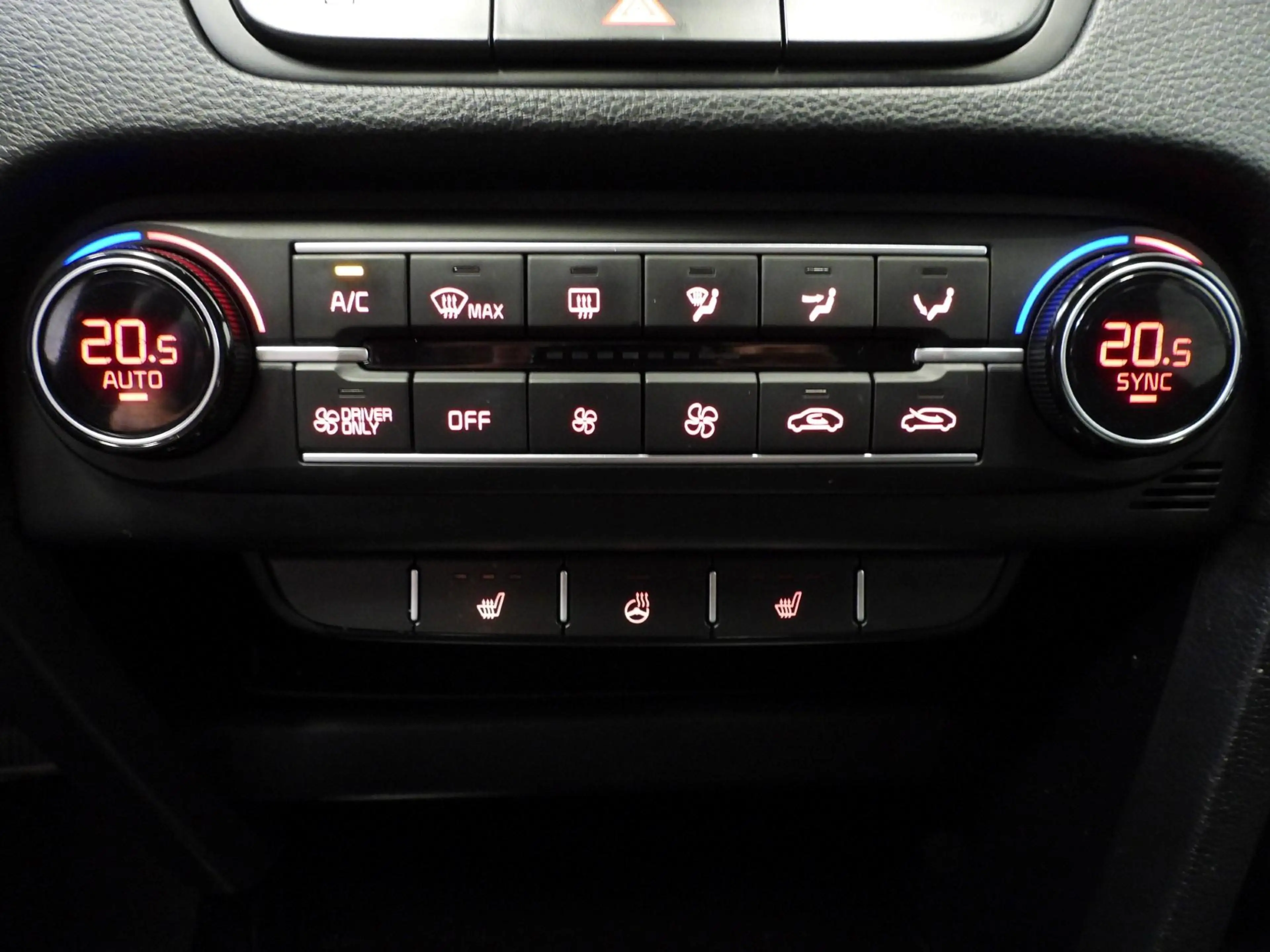 Kia XCeed 1.6 GDi PHEV Plug-In DynamicLine NAVI/CAMERA/LED/1 — photo 6