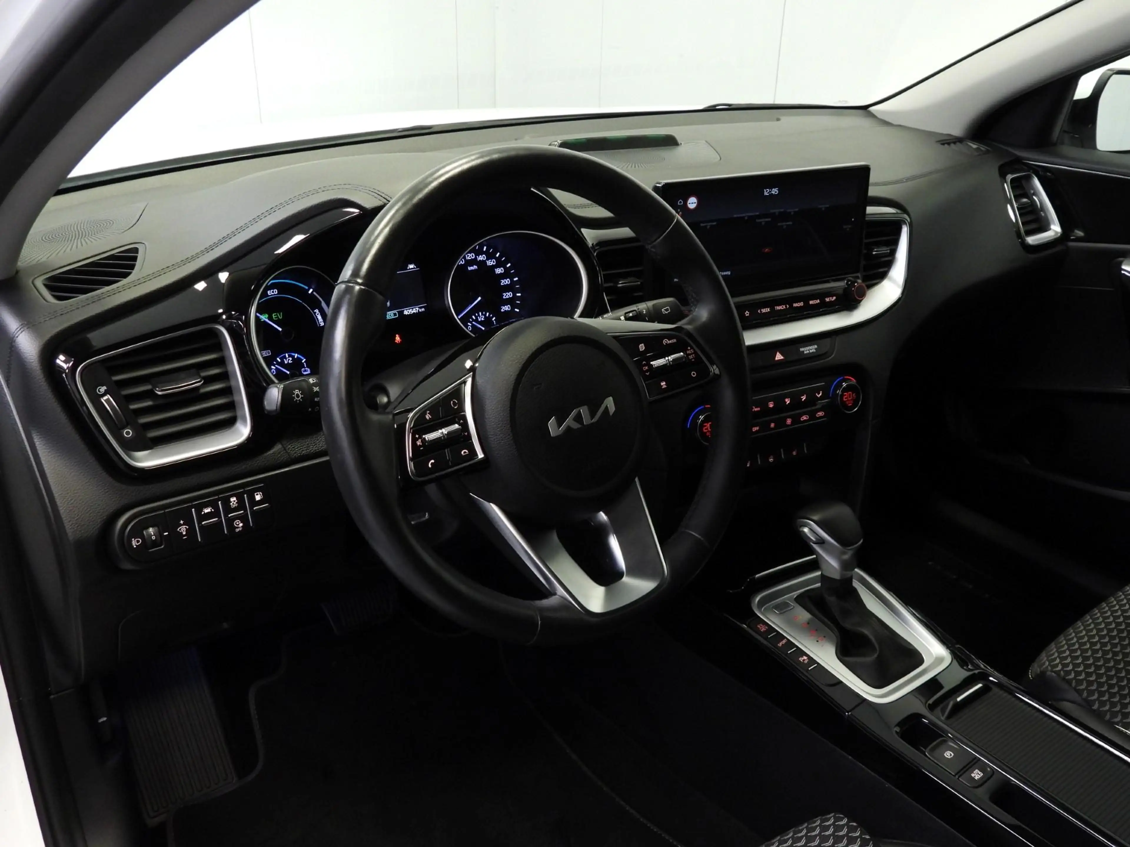 Kia XCeed 1.6 GDi PHEV Plug-In DynamicLine NAVI/CAMERA/LED/1 — photo 4