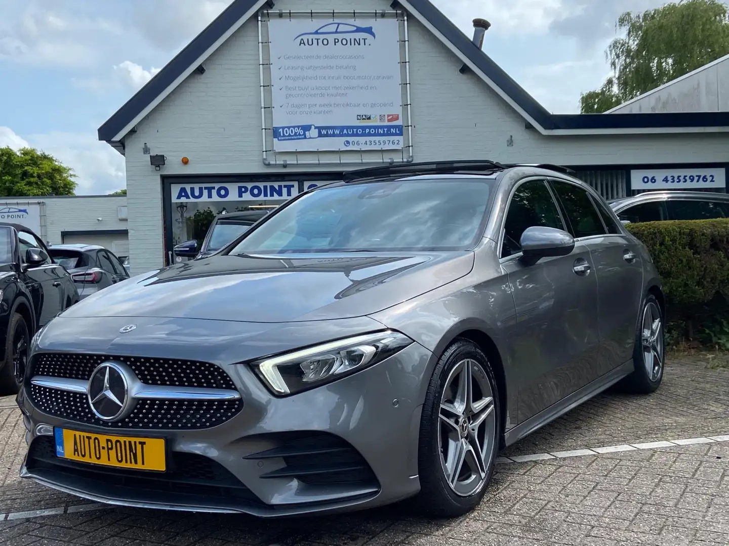 Mercedes-Benz A 200 AMG/SPORTSEATS/PANO/SFEER/LEDER/PDC Grau - 1