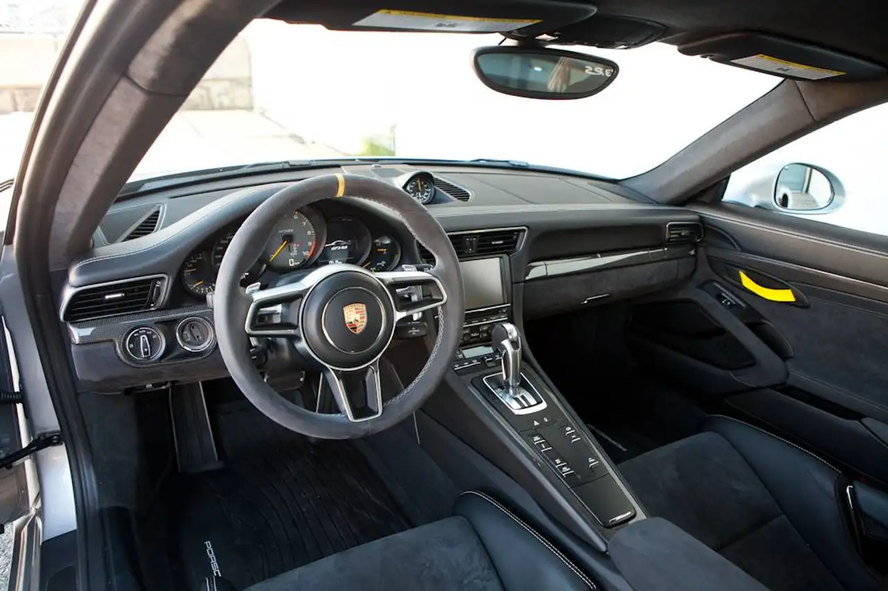 Porsche 911 снимка Porsche 911