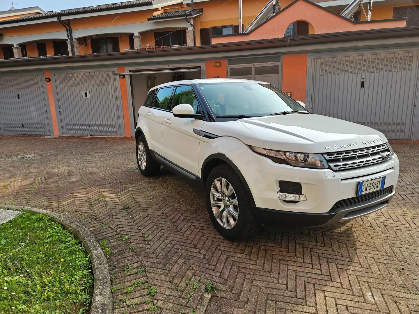 Land Rover Range Rover Evoque Range Rover Evoque  2.2 td4 Pure Tech Pack 150cv Bianco - 1