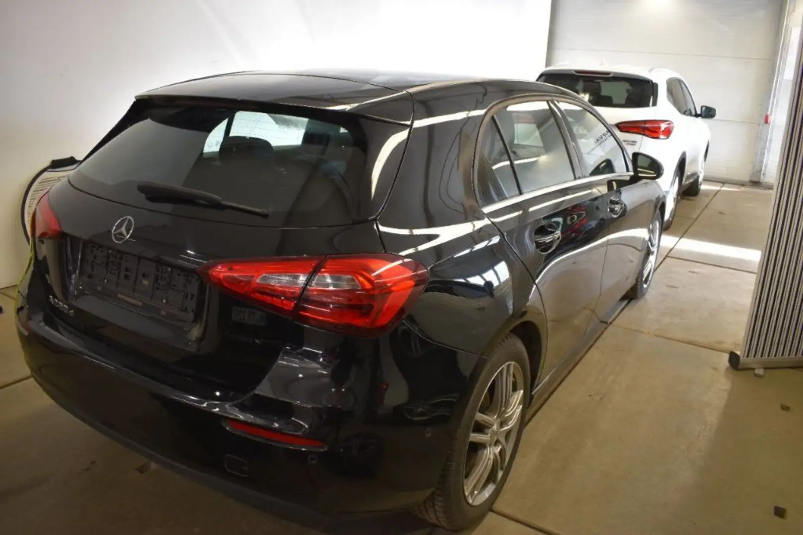 Mercedes-Benz A 220 d*NAVI*SOUNDSYSTEM*MEDIA*AHK*18 ZOLL*STYLE Schwarz - 2