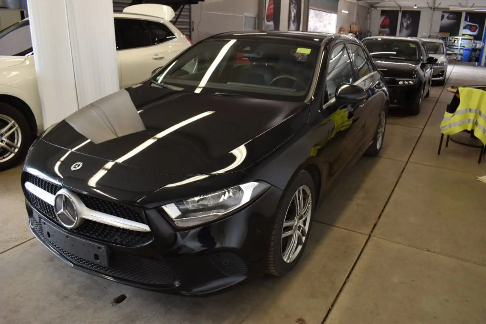 Mercedes-Benz A 220 d*NAVI*SOUNDSYSTEM*MEDIA*AHK*18 ZOLL*STYLE Schwarz - 1