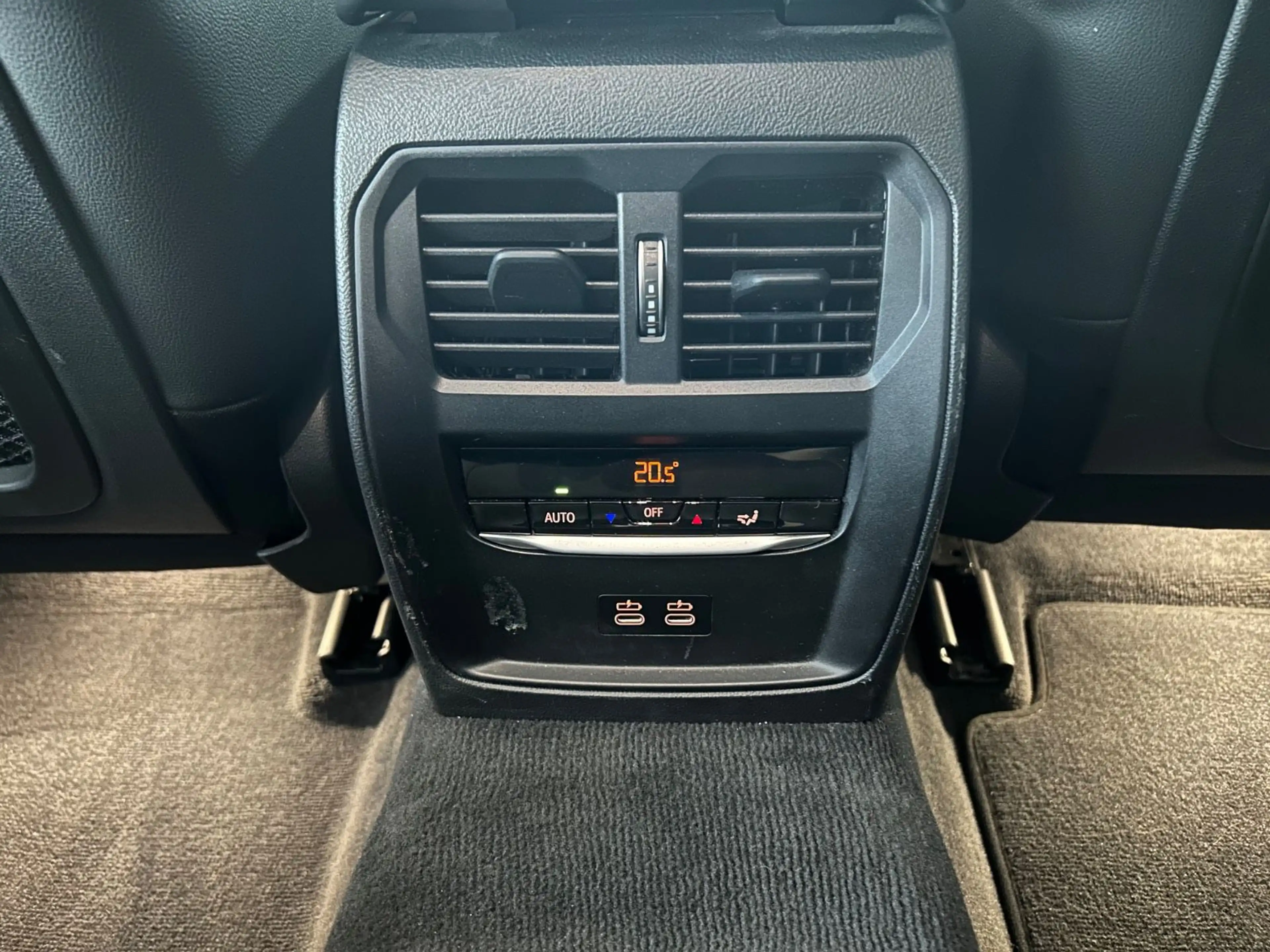 BMW 318 d Touring Sport Line mod23 LEDER Navi LED — photo 9