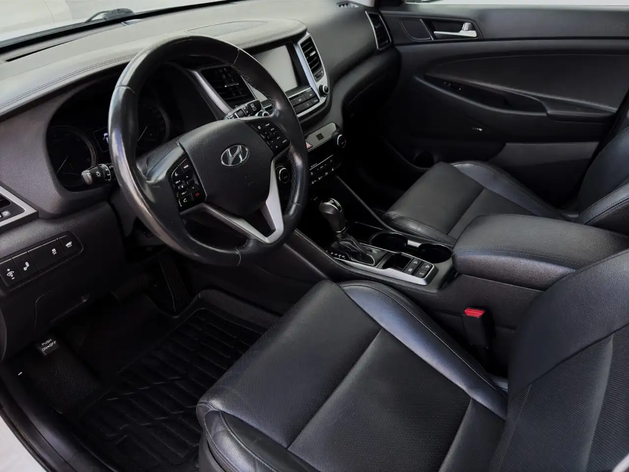 Hyundai TUCSON снимка Hyundai TUCSON
