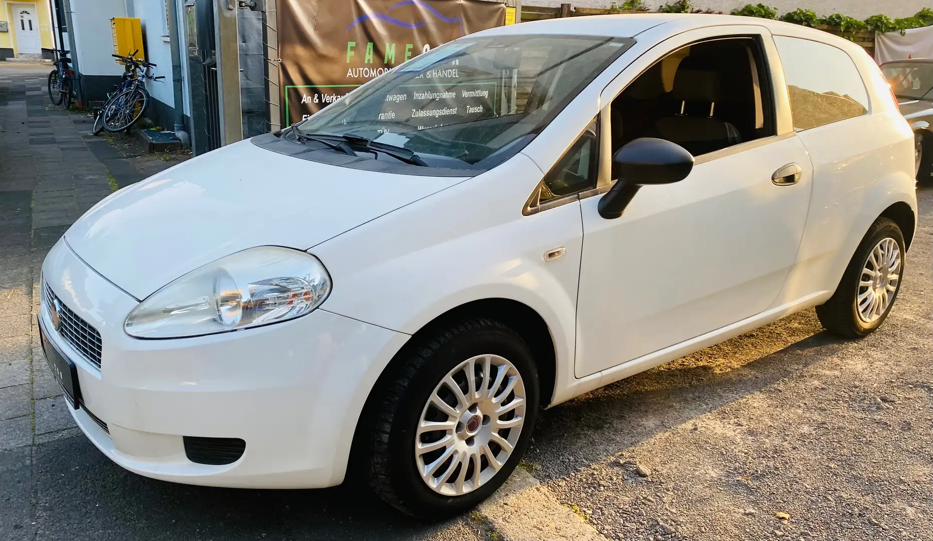 Fiat Grande Punto 1.2 8V Active - 60€ FINANZIERUNG - White - 1