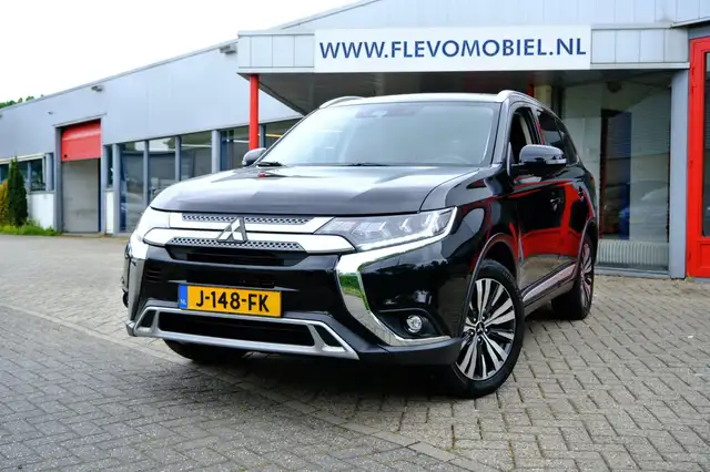Mitsubishi Outlander 2.0 2WD Limited+ 7-pers Aut. Pano|Leder|Clima|Cam