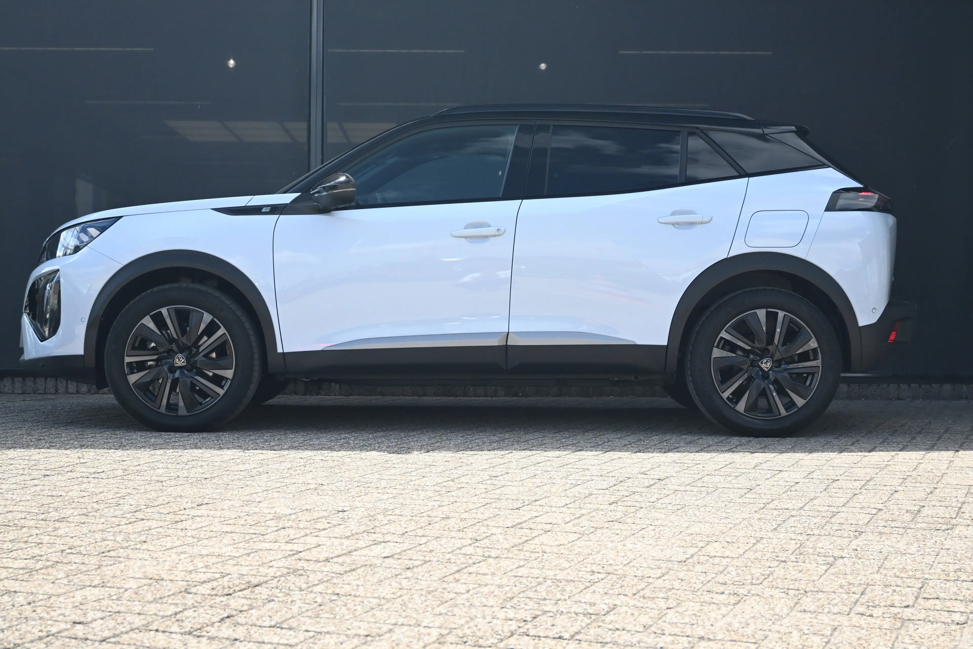 Peugeot e-2008 EV GT 54 kWh | 360 Camera | Dodehoek-Detectie | Ke — photo 4