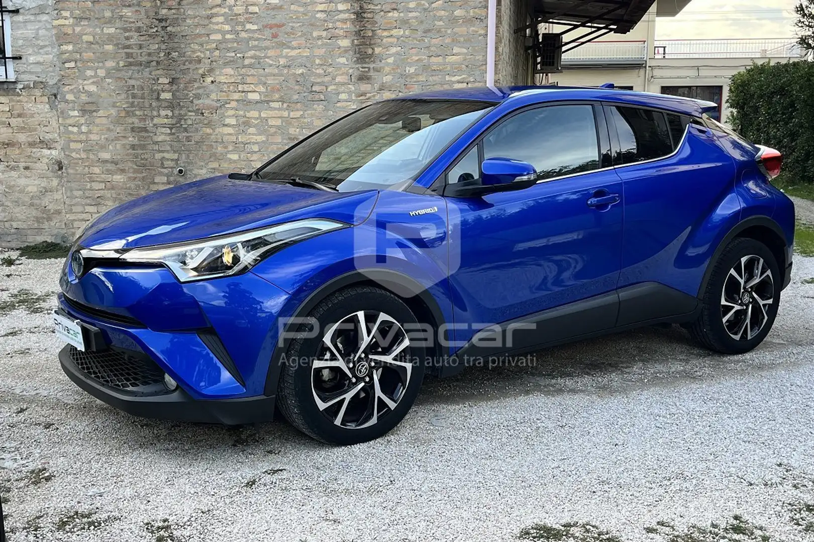 Toyota C-HR C-HR 1.8 Hybrid E-CVT Trend Bleu - 1