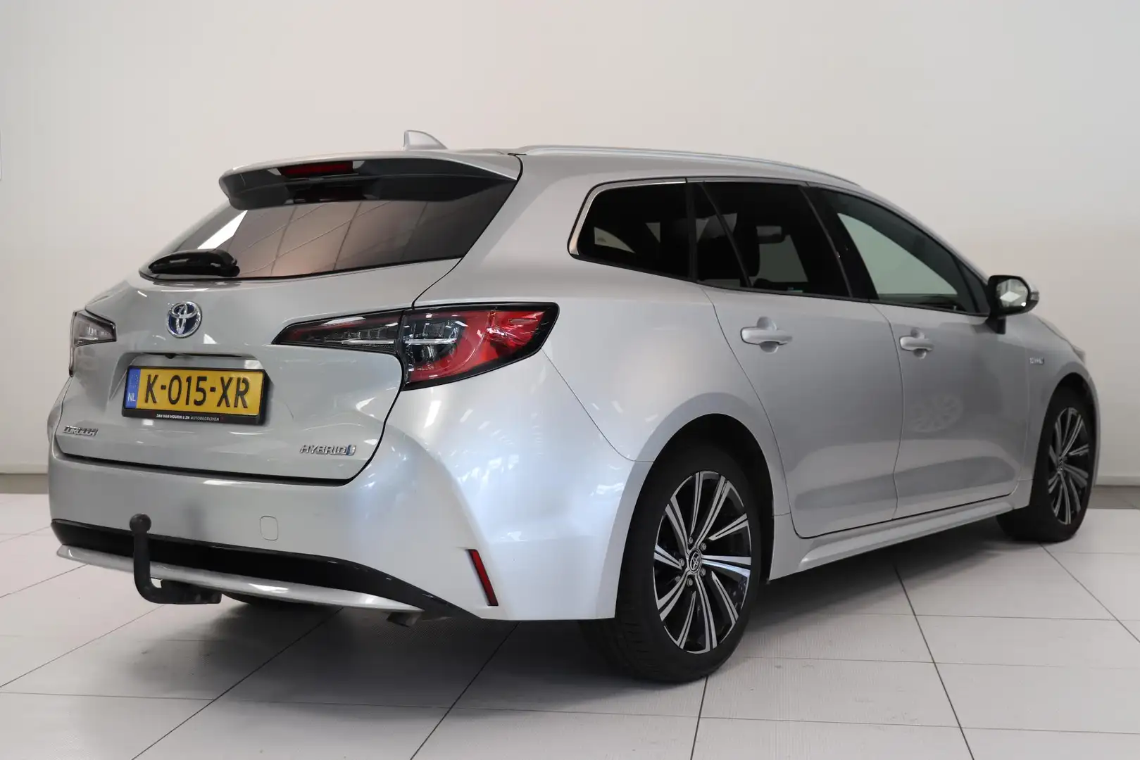 Toyota Corolla Touring Sports 1.8 Hybrid Business Plus | Camera | Grijs - 2