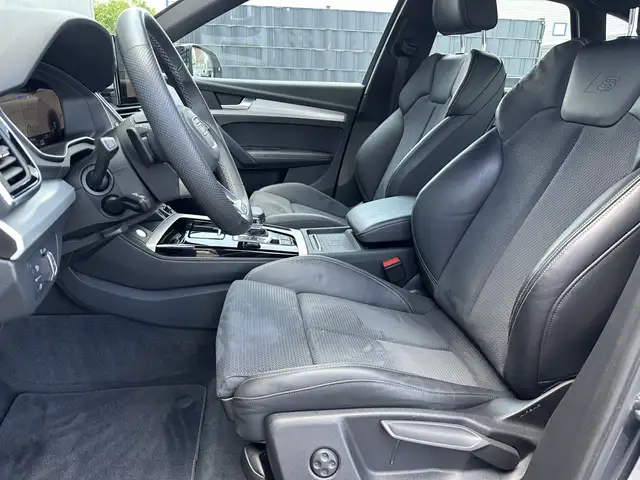 Audi Q5 view 13