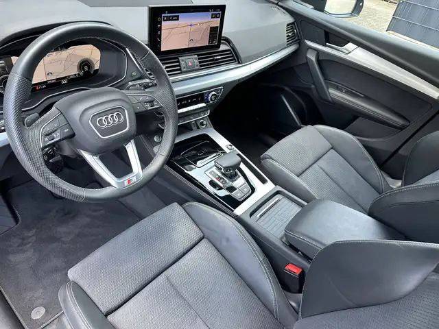 Audi Q5 view 12
