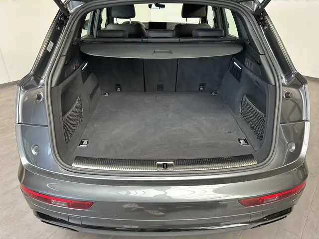 Audi Q5 view 6