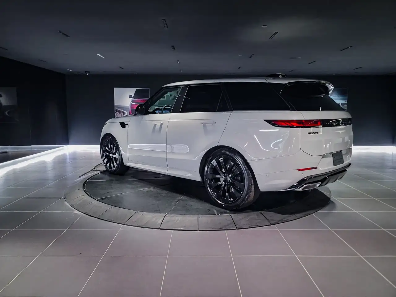 Land Rover Range Rover Sport снимка Land Rover Range Rover Sport