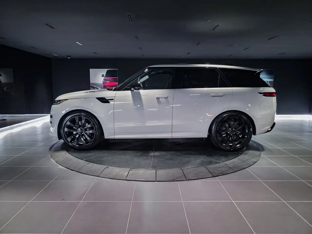 Land Rover Range Rover Sport снимка Land Rover Range Rover Sport