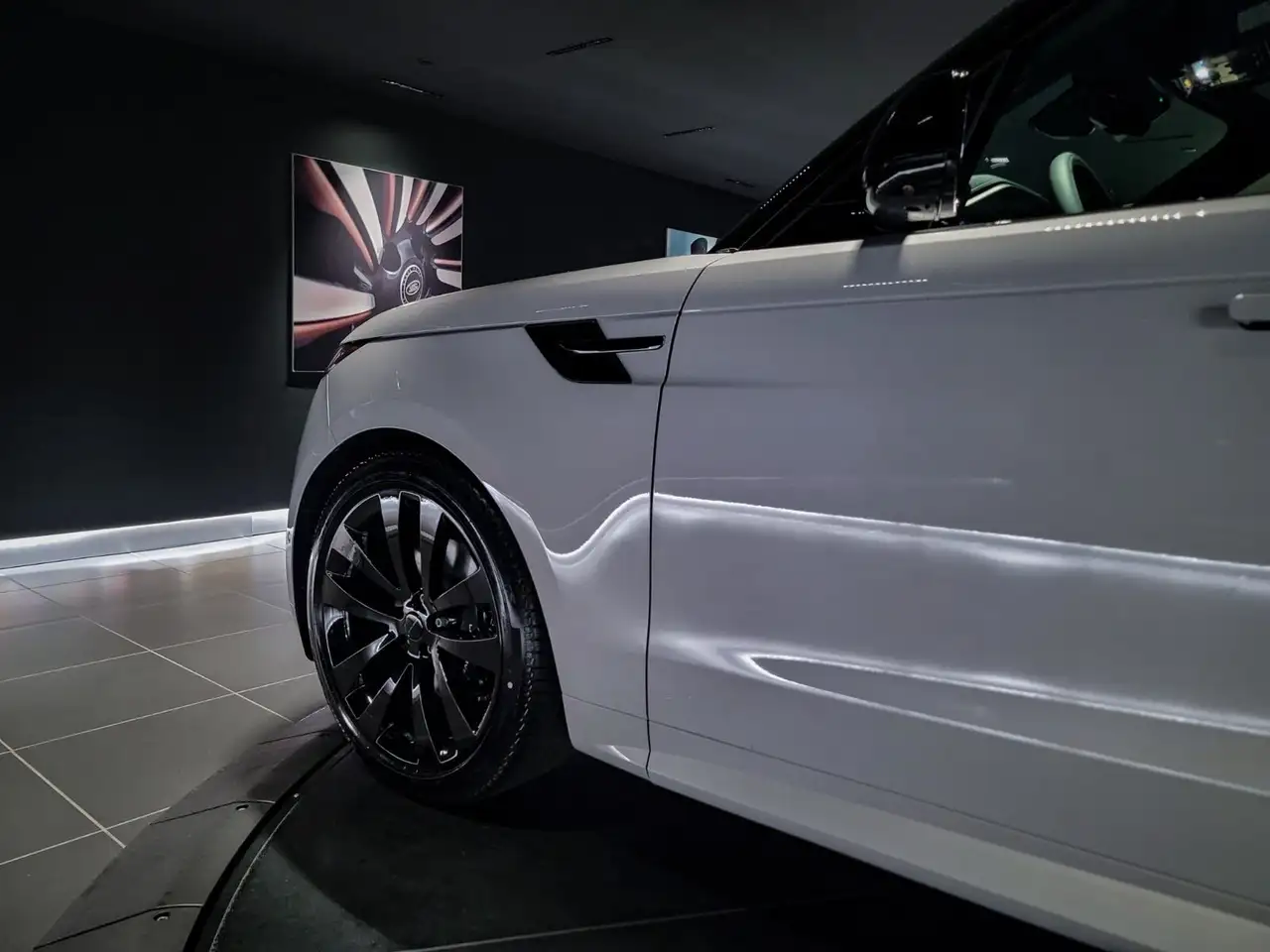Land Rover Range Rover Sport снимка Land Rover Range Rover Sport