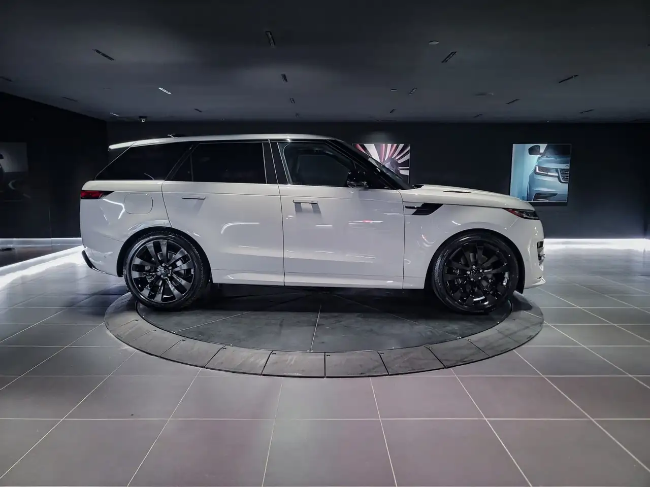 Land Rover Range Rover Sport снимка Land Rover Range Rover Sport