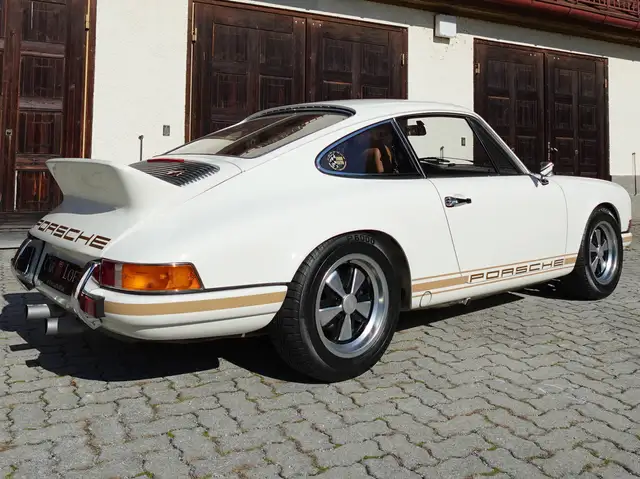 Porsche 911 T 2.0 Coupe Karmann "Singer-Style" Ansicht 5