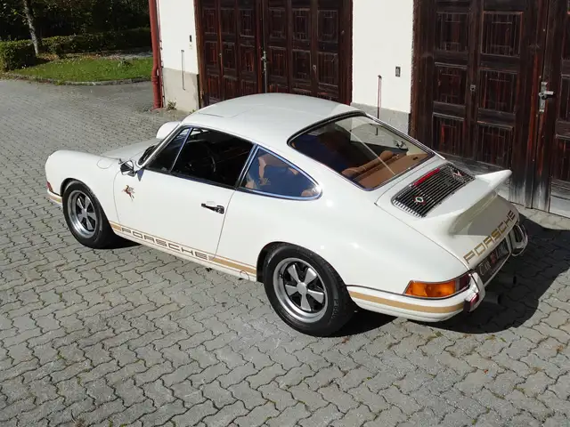 Porsche 911 T 2.0 Coupe Karmann "Singer-Style" Ansicht 8