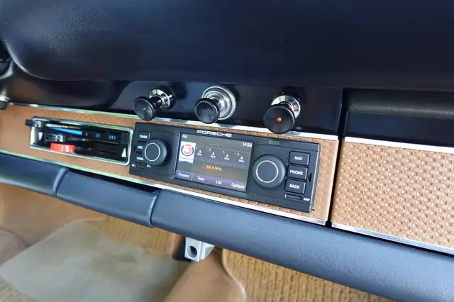Porsche 911 T 2.0 Coupe Karmann "Singer-Style" Ansicht 21