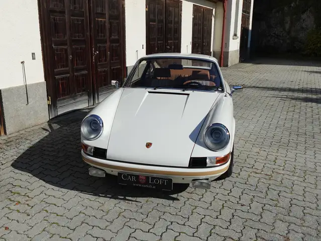 Porsche 911 T 2.0 Coupe Karmann "Singer-Style" Ansicht 3