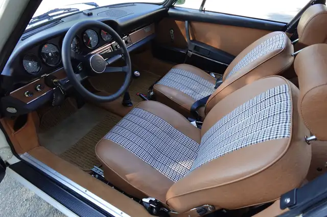 Porsche 911 T 2.0 Coupe Karmann "Singer-Style" Ansicht 11