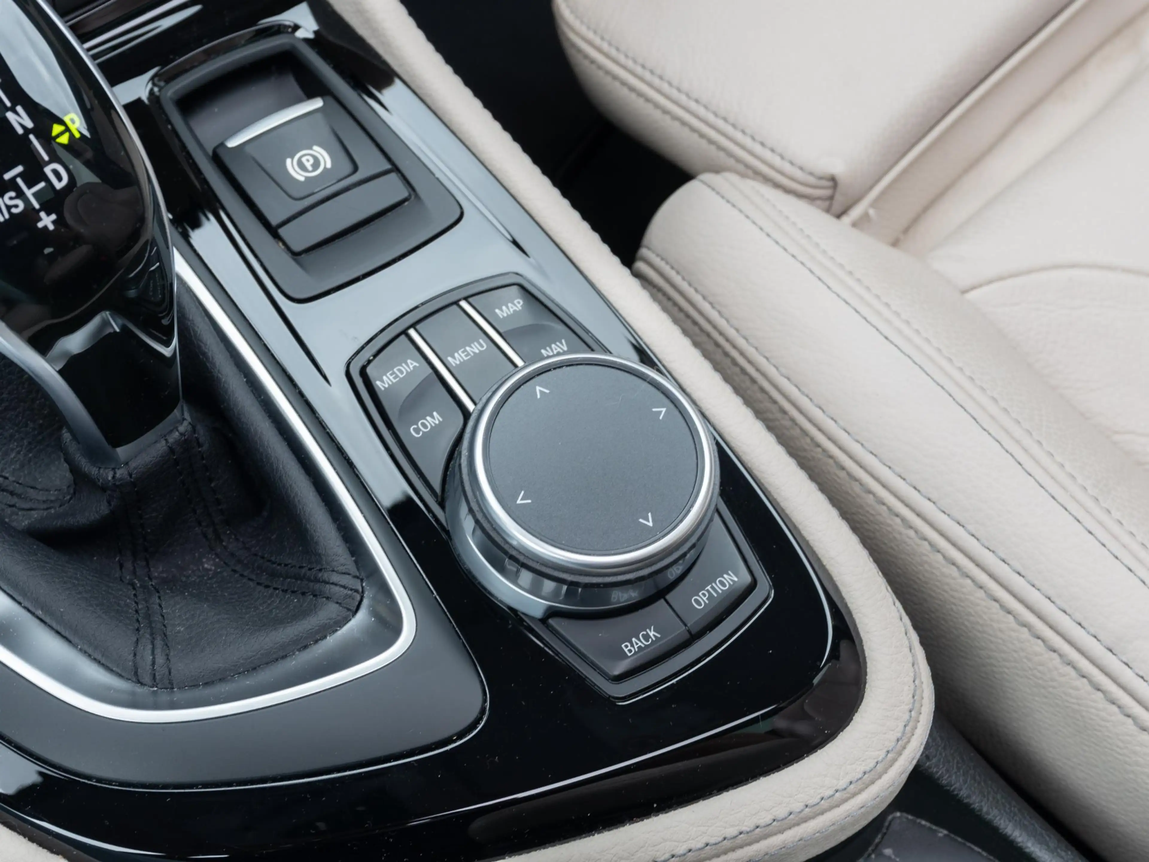 BMW 220 2-serie Active Tourer 220i High Executive | Pano | — photo 34