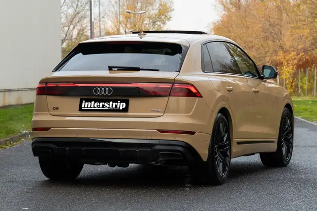 Audi Q8 view 6